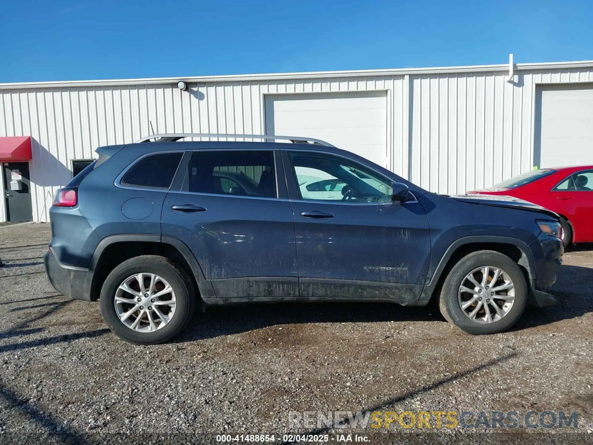 13 Photograph of a damaged car 1C4PJMCX4KD469454 JEEP CHEROKEE 2019