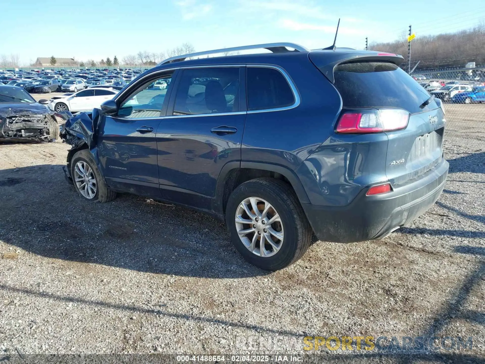 3 Photograph of a damaged car 1C4PJMCX4KD469454 JEEP CHEROKEE 2019