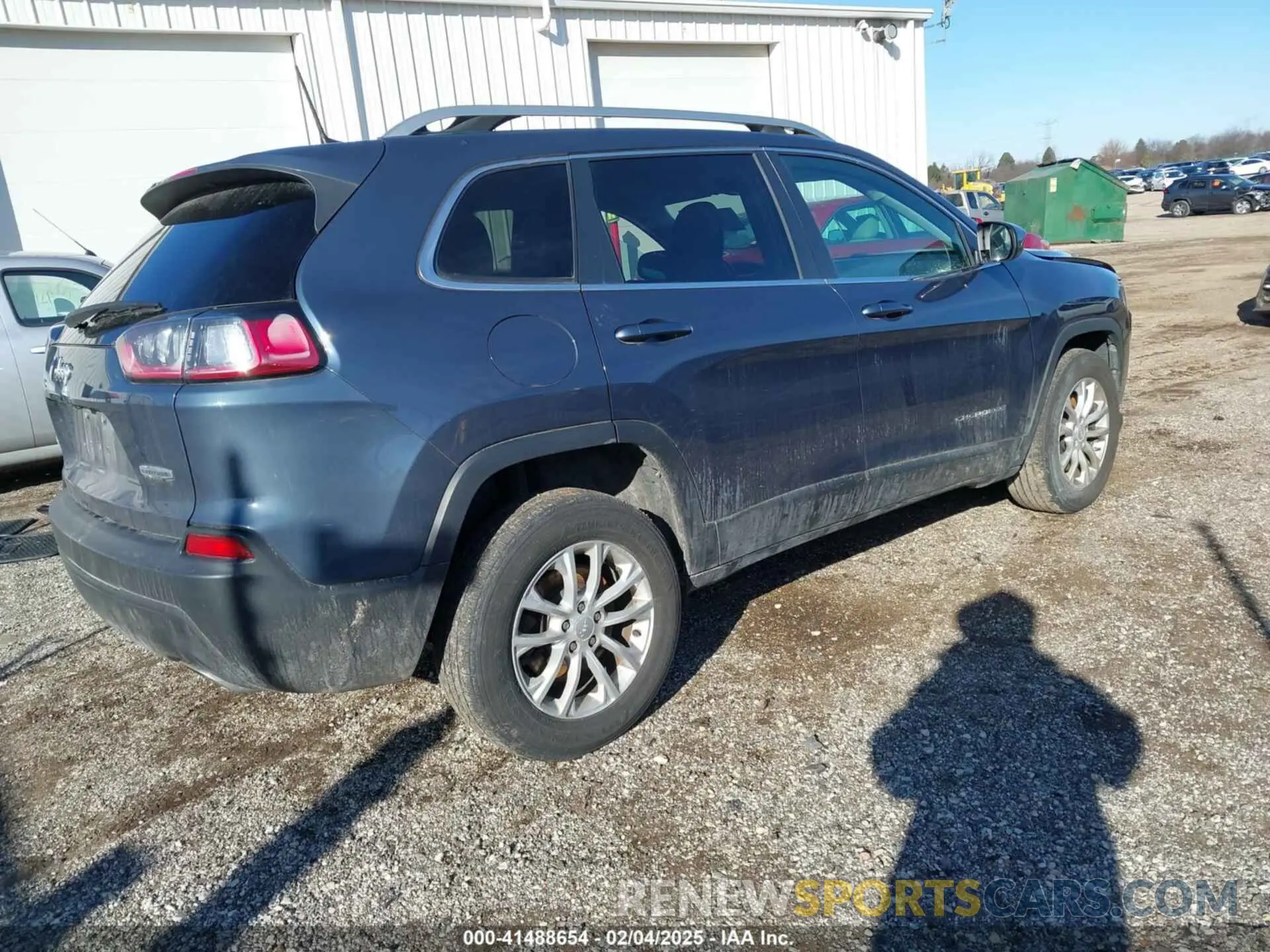 4 Photograph of a damaged car 1C4PJMCX4KD469454 JEEP CHEROKEE 2019