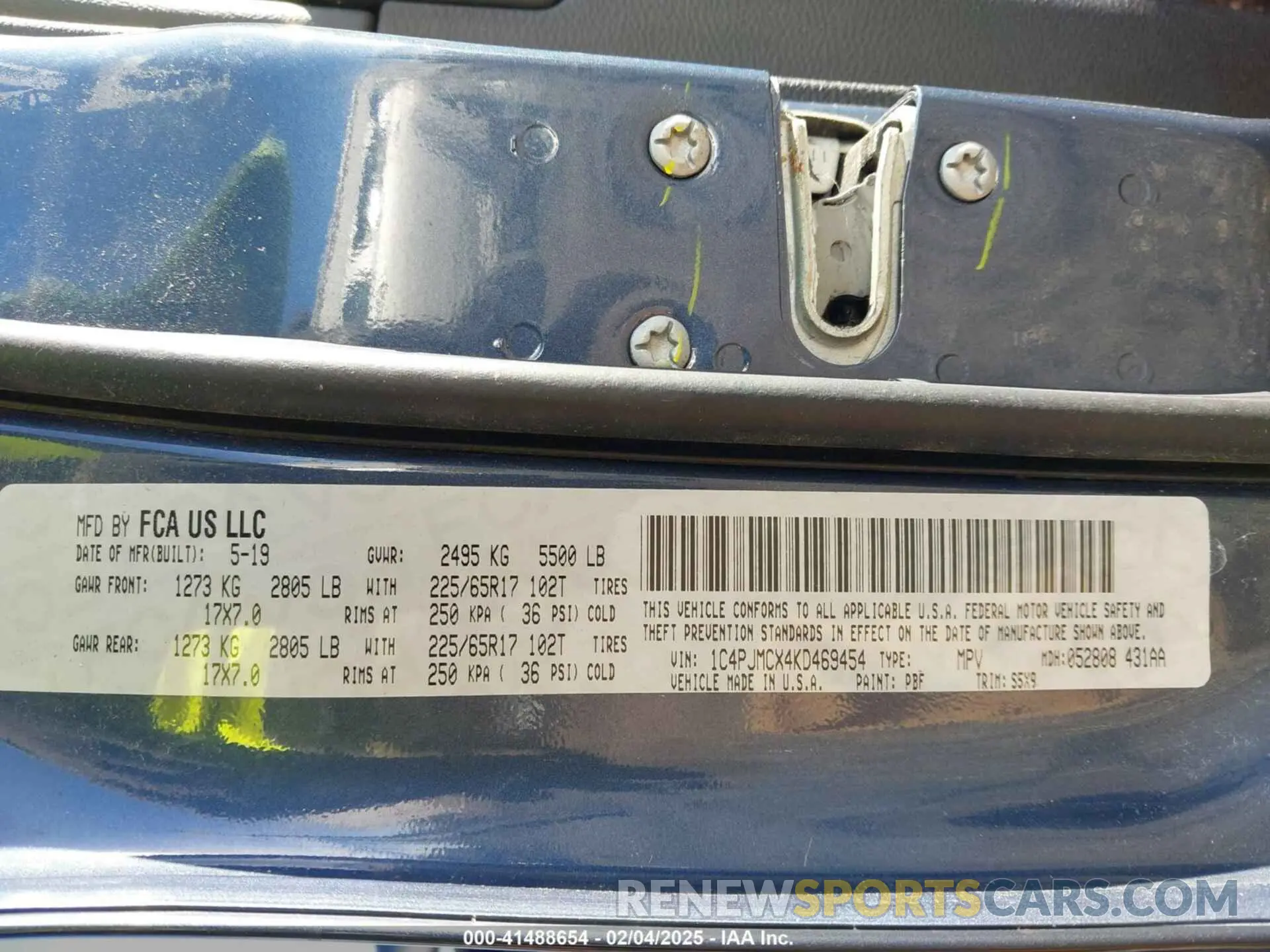 9 Photograph of a damaged car 1C4PJMCX4KD469454 JEEP CHEROKEE 2019