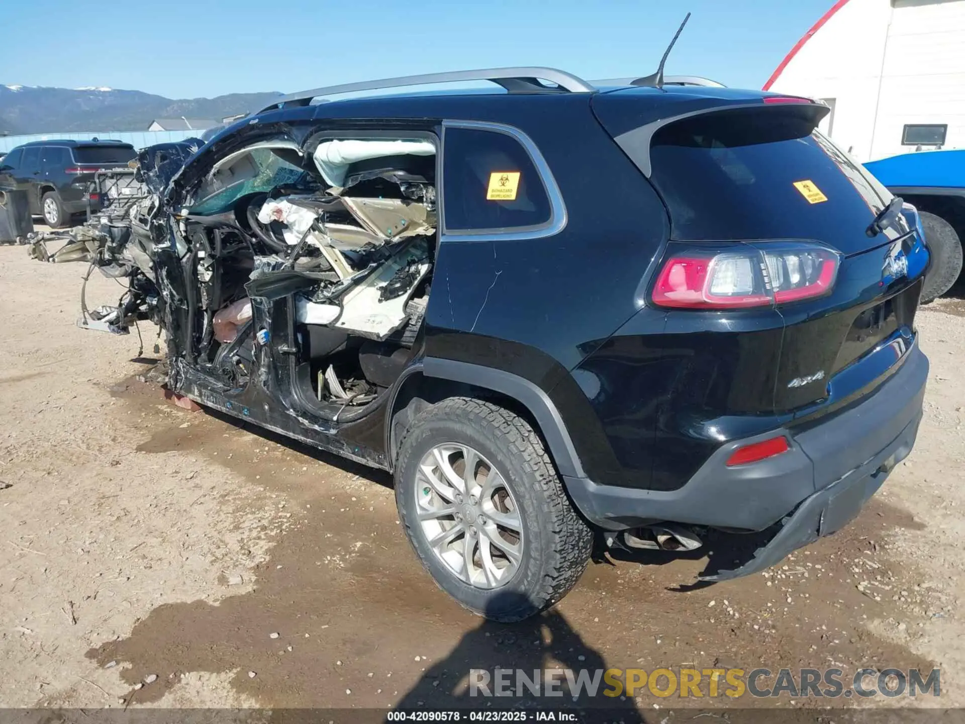 3 Фотография поврежденного автомобиля 1C4PJMCX9KD131399 JEEP CHEROKEE 2019