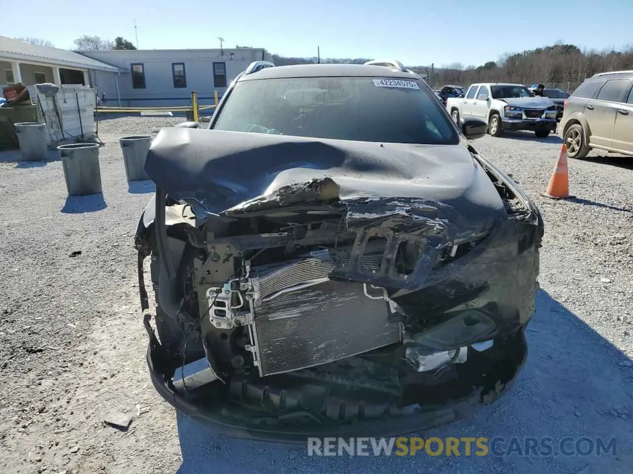 5 Photograph of a damaged car 1C4PJMCX9KD155296 JEEP CHEROKEE 2019