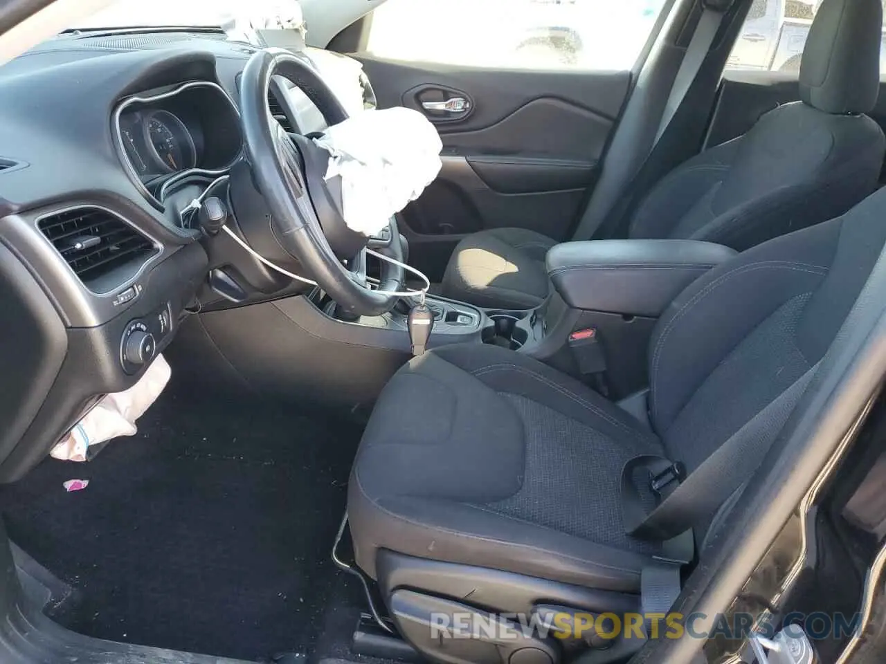 7 Photograph of a damaged car 1C4PJMCX9KD155296 JEEP CHEROKEE 2019