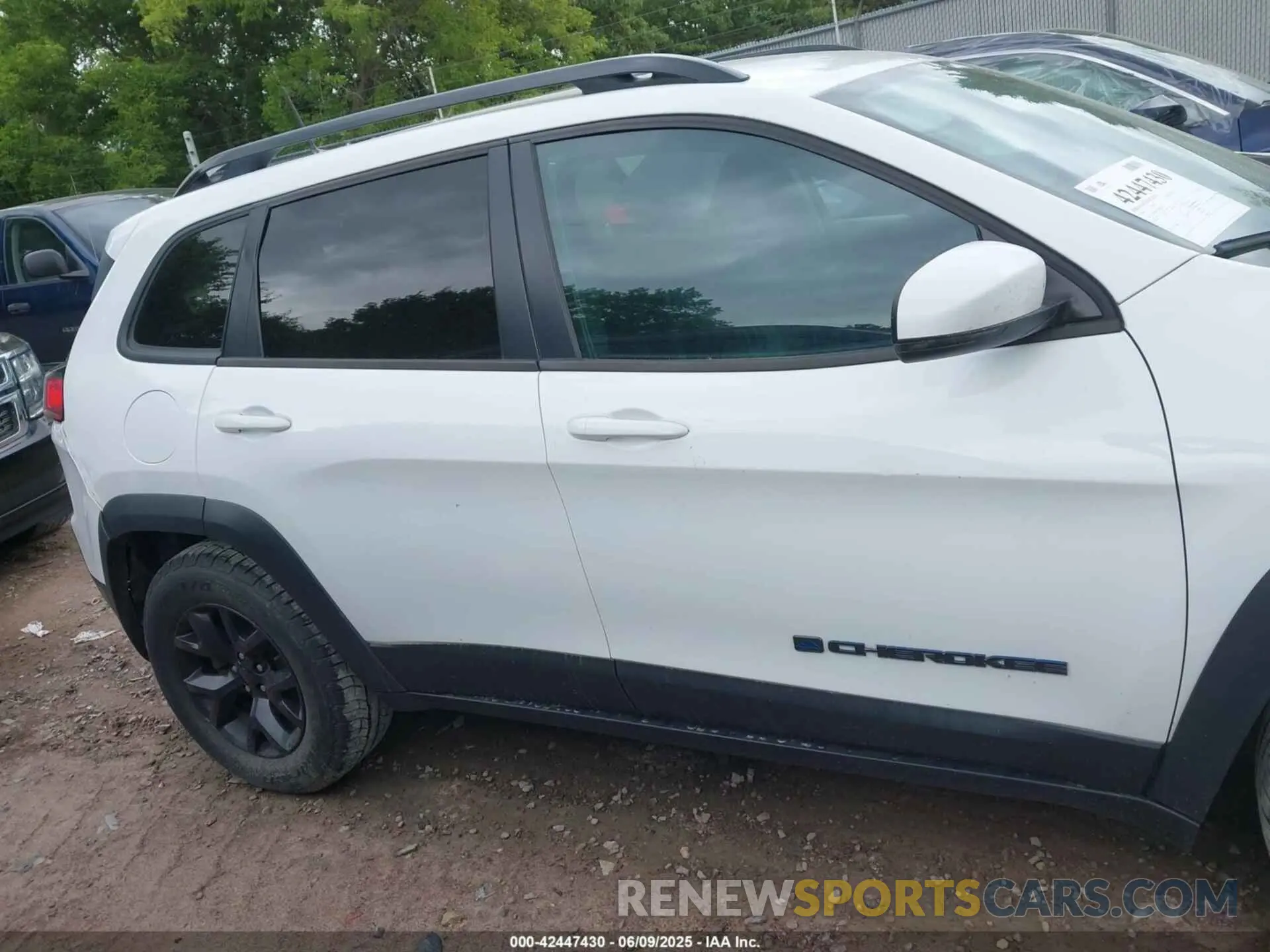 13 Фотография поврежденного автомобиля 1C4PJMCX9KD476710 JEEP CHEROKEE 2019