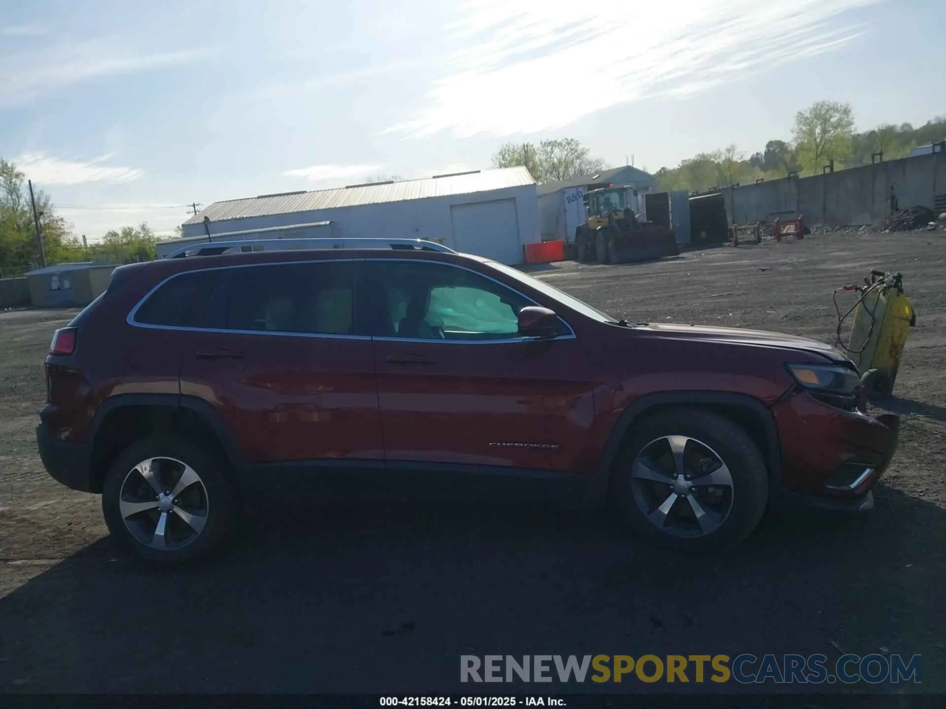 13 Photograph of a damaged car 1C4PJMDN0KD299607 JEEP CHEROKEE 2019