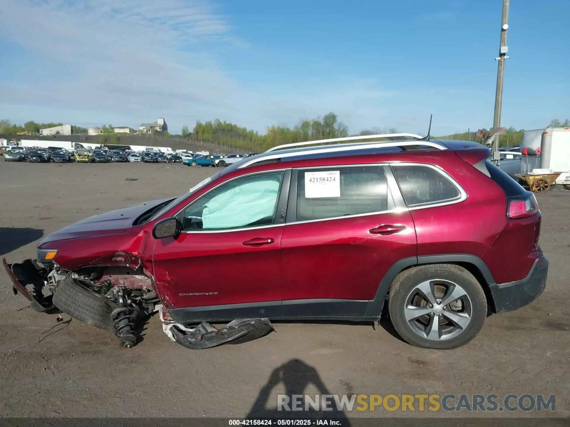 14 Photograph of a damaged car 1C4PJMDN0KD299607 JEEP CHEROKEE 2019