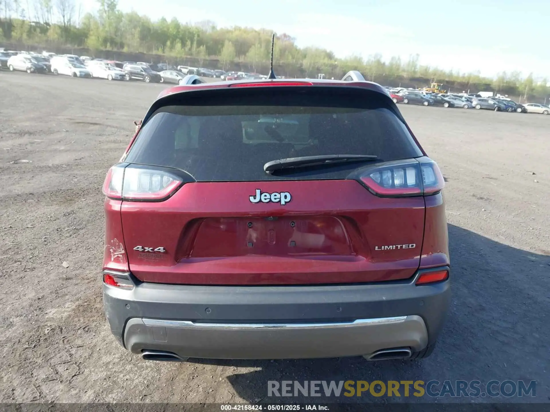 16 Photograph of a damaged car 1C4PJMDN0KD299607 JEEP CHEROKEE 2019