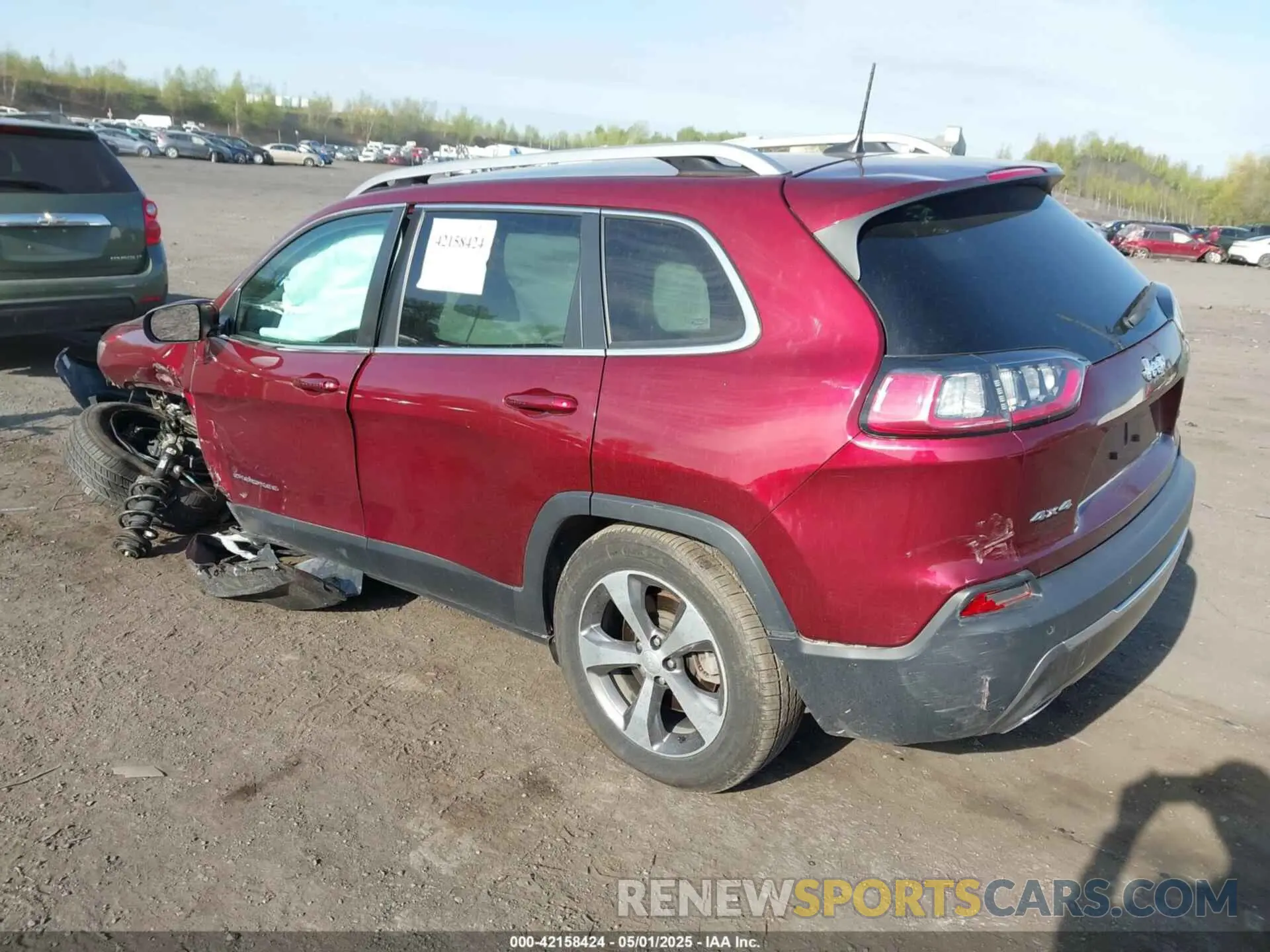 3 Photograph of a damaged car 1C4PJMDN0KD299607 JEEP CHEROKEE 2019