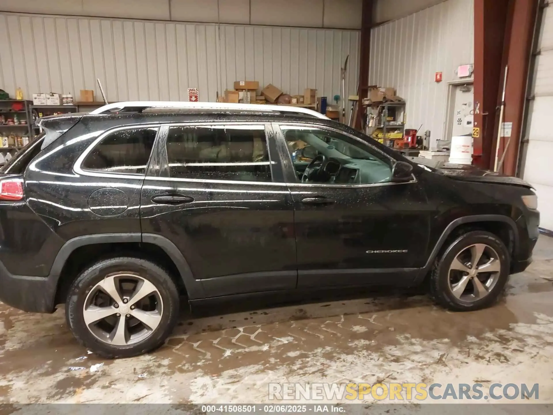 13 Photograph of a damaged car 1C4PJMDN4KD190051 JEEP CHEROKEE 2019