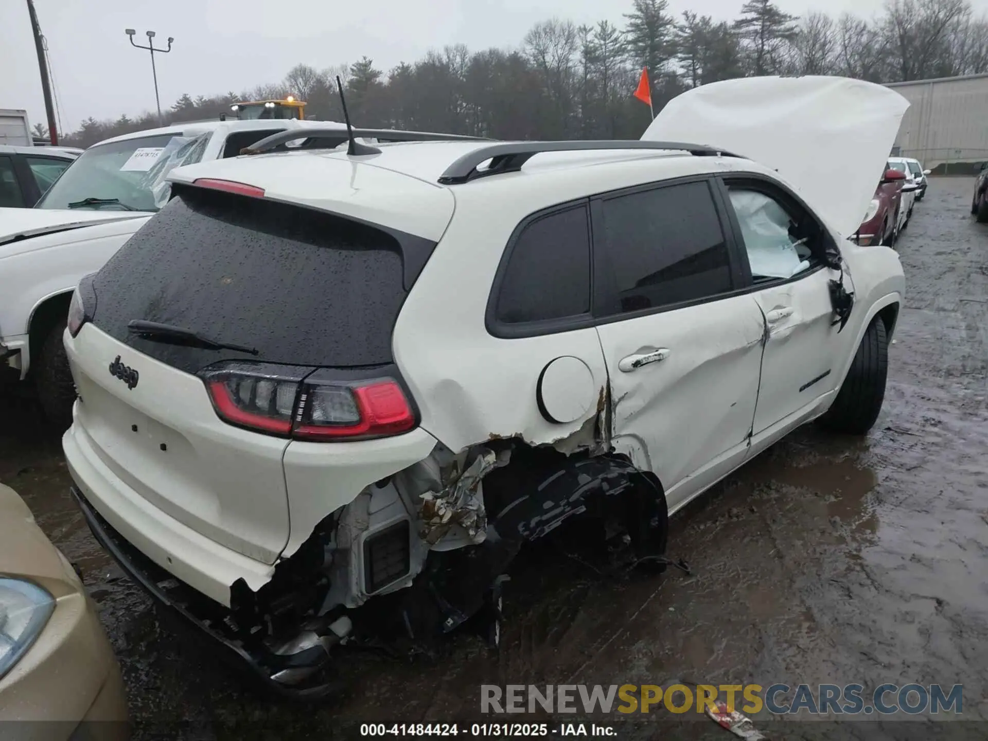 4 Photograph of a damaged car 1C4PJMDN4KD367276 JEEP CHEROKEE 2019