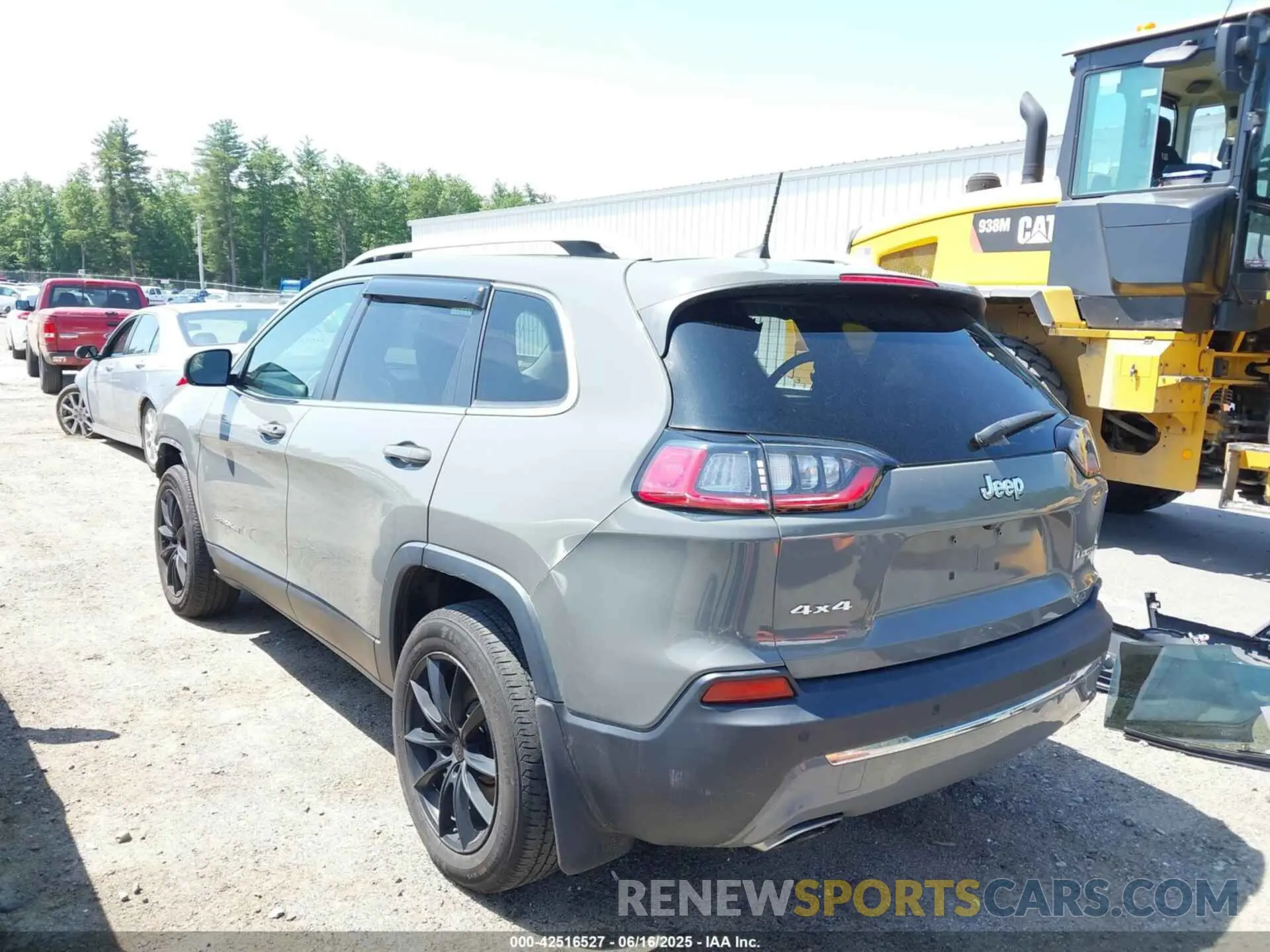 3 Photograph of a damaged car 1C4PJMDN5KD408546 JEEP CHEROKEE 2019