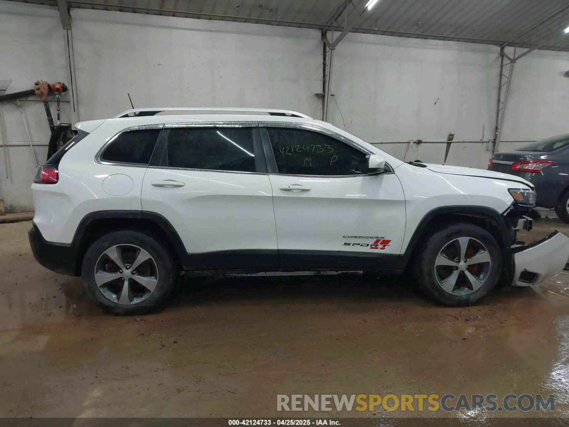 13 Фотография поврежденного автомобиля 1C4PJMDN9KD169616 JEEP CHEROKEE 2019