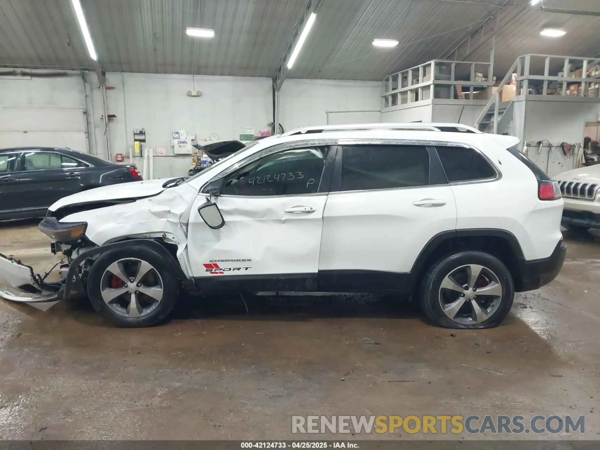 14 Фотография поврежденного автомобиля 1C4PJMDN9KD169616 JEEP CHEROKEE 2019