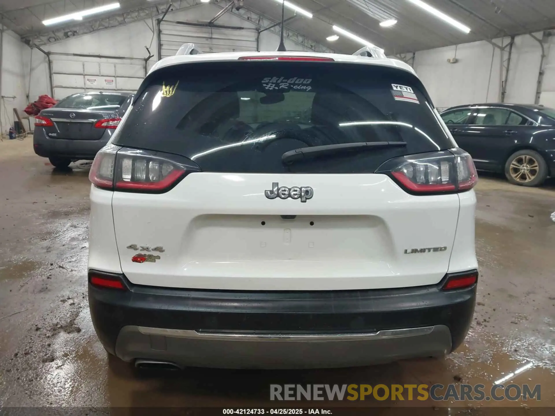 16 Фотография поврежденного автомобиля 1C4PJMDN9KD169616 JEEP CHEROKEE 2019