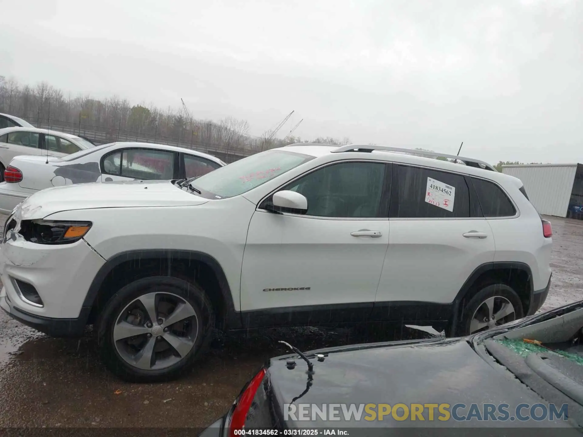 14 Photograph of a damaged car 1C4PJMDN9KD173231 JEEP CHEROKEE 2019