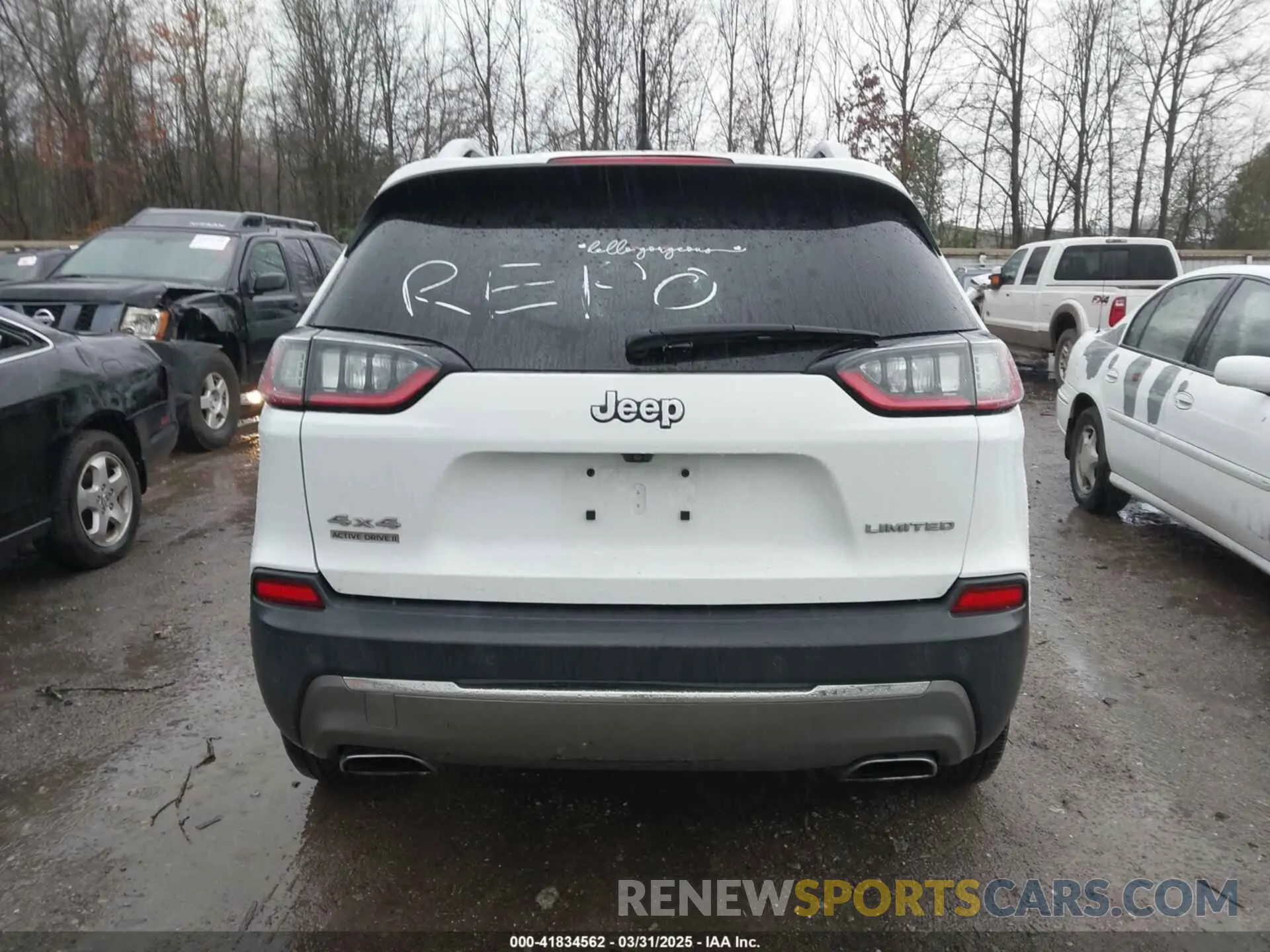 16 Photograph of a damaged car 1C4PJMDN9KD173231 JEEP CHEROKEE 2019