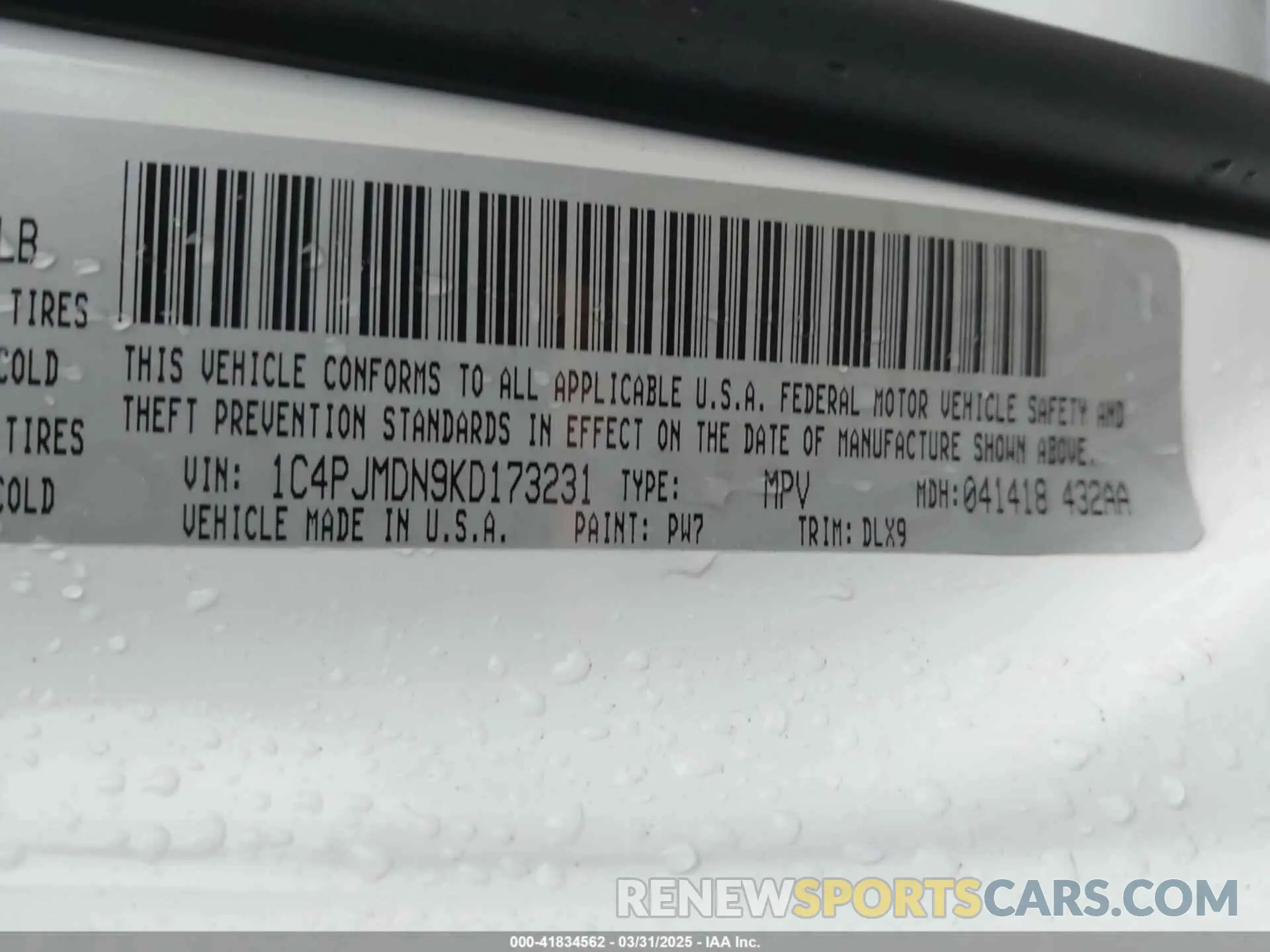 9 Photograph of a damaged car 1C4PJMDN9KD173231 JEEP CHEROKEE 2019