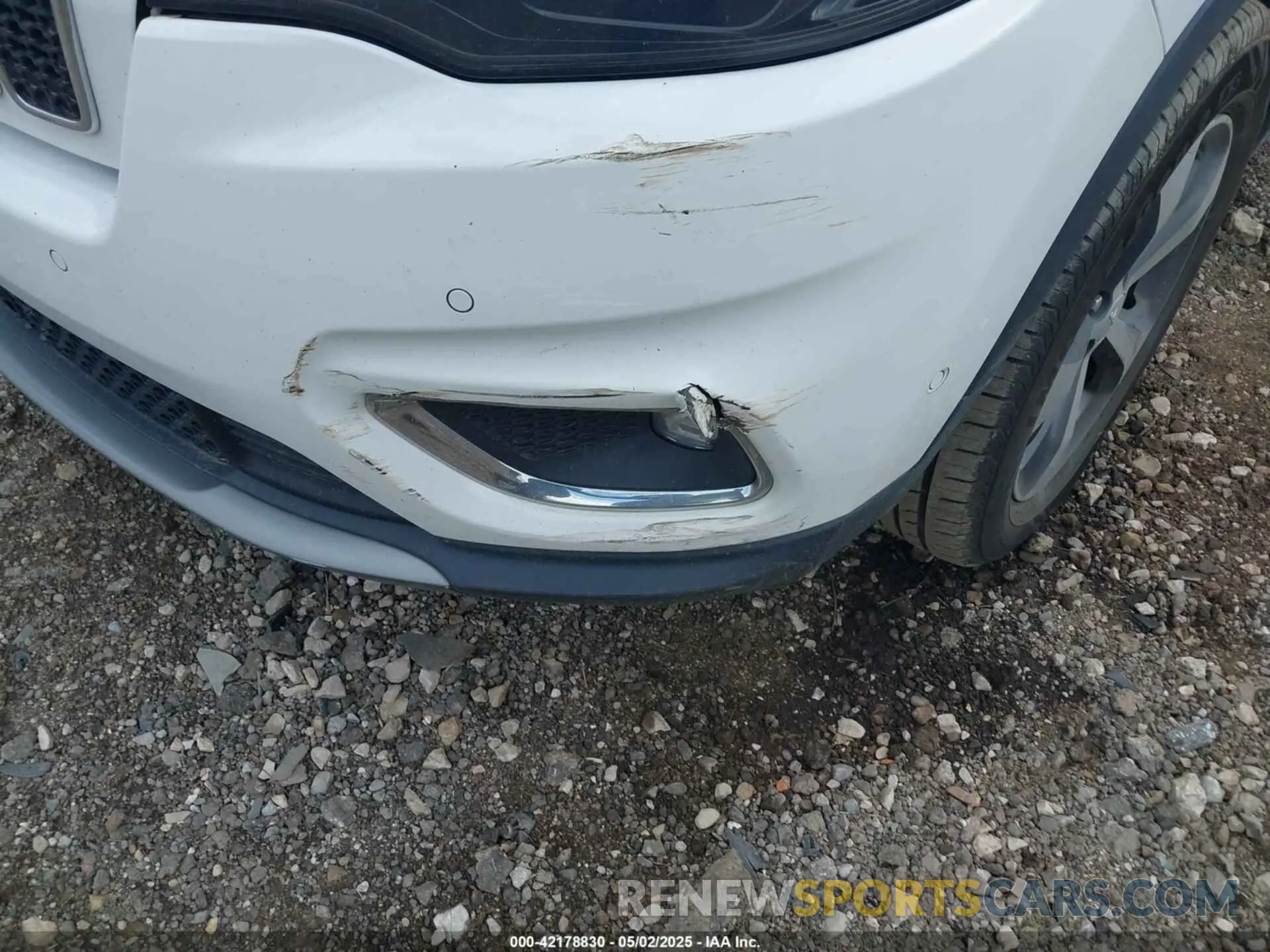 19 Photograph of a damaged car 1C4PJMDN9KD180308 JEEP CHEROKEE 2019