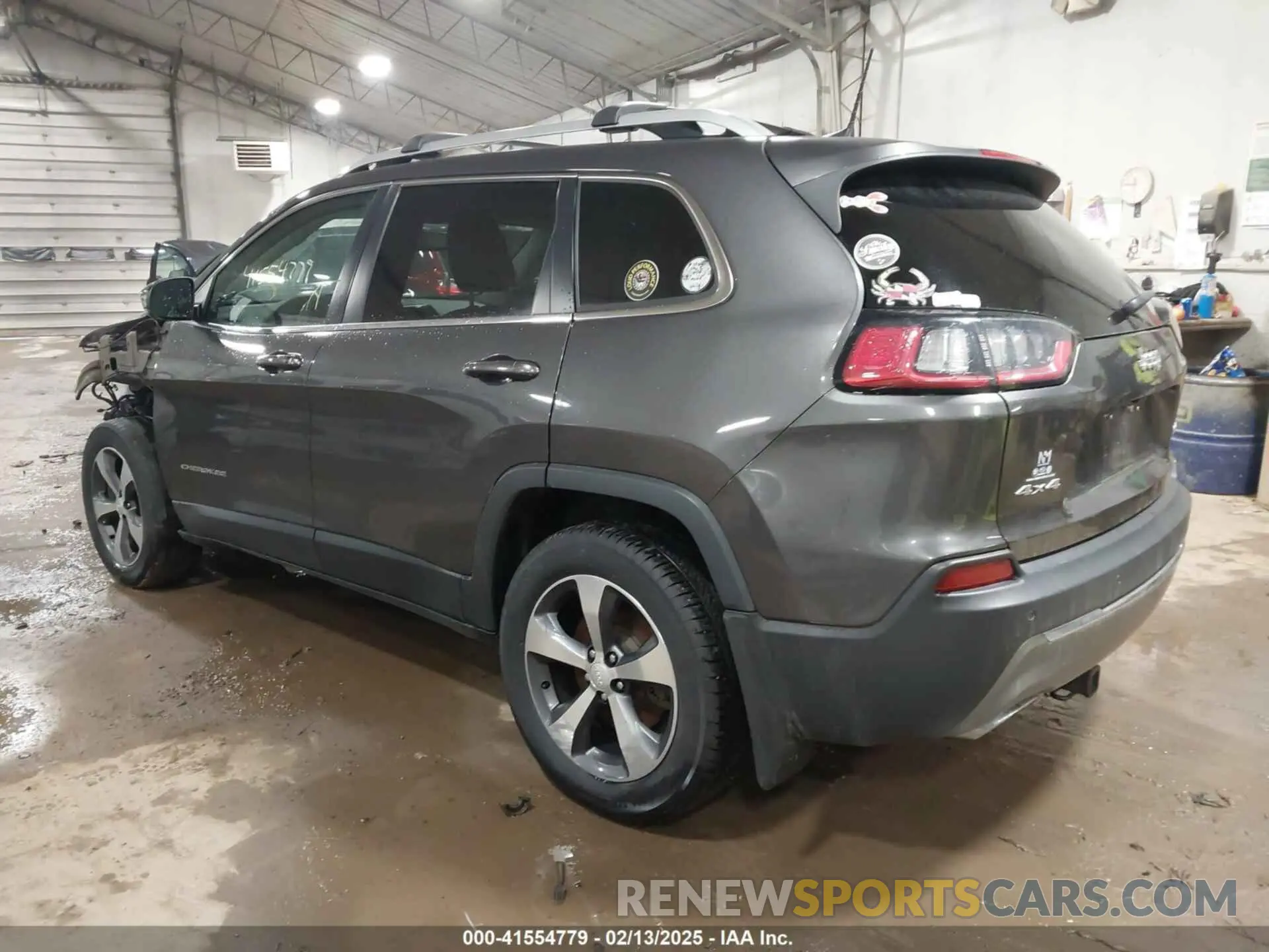 3 Photograph of a damaged car 1C4PJMDX0KD255902 JEEP CHEROKEE 2019