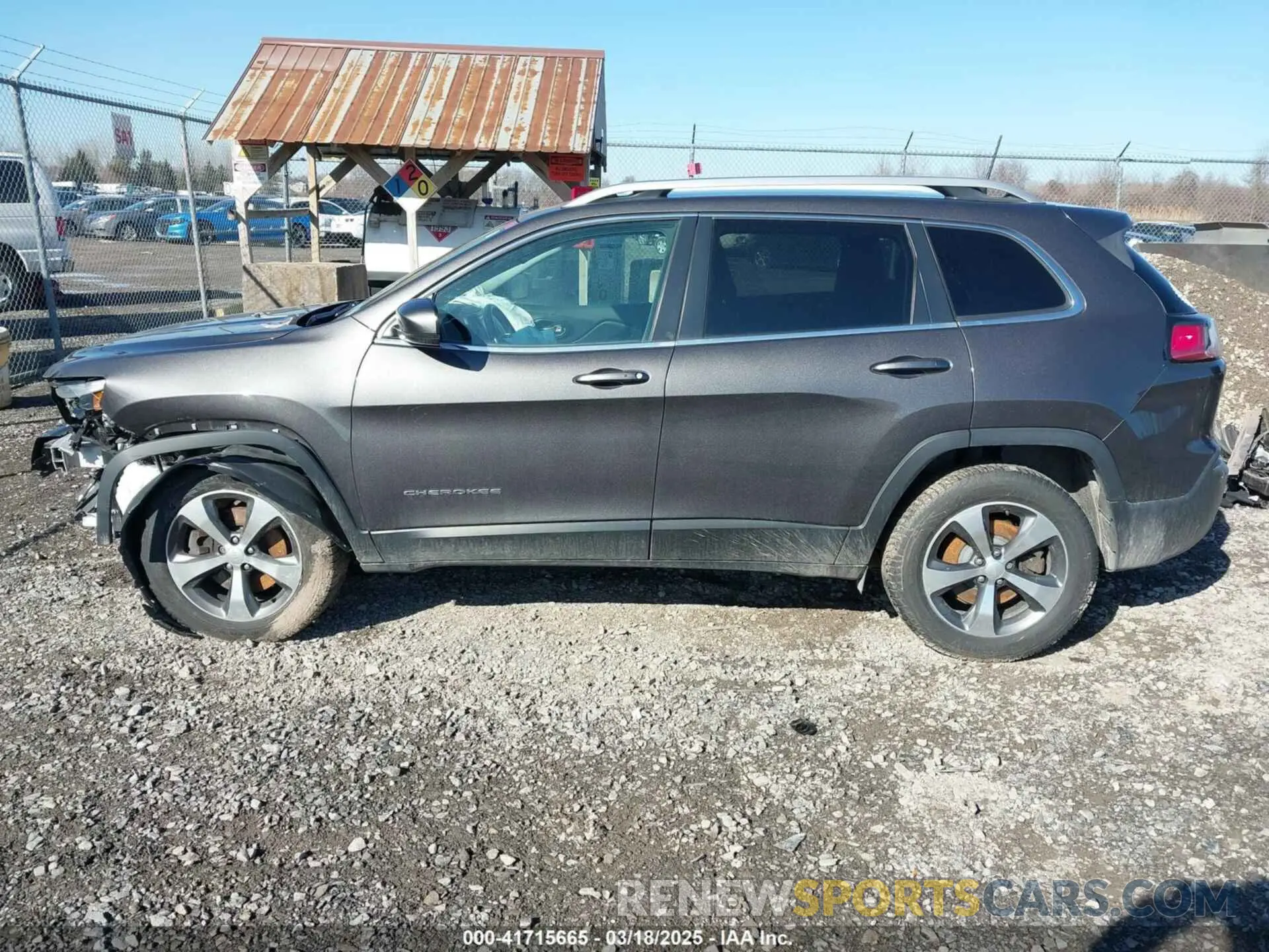 15 Photograph of a damaged car 1C4PJMDX0KD258170 JEEP CHEROKEE 2019