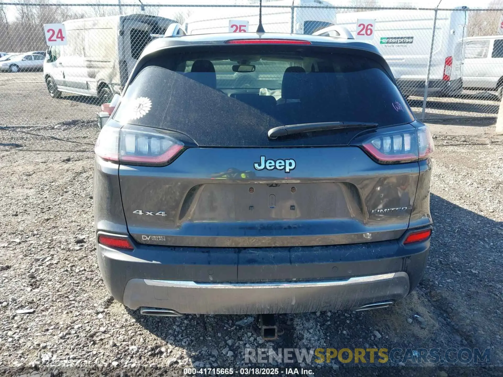 17 Photograph of a damaged car 1C4PJMDX0KD258170 JEEP CHEROKEE 2019