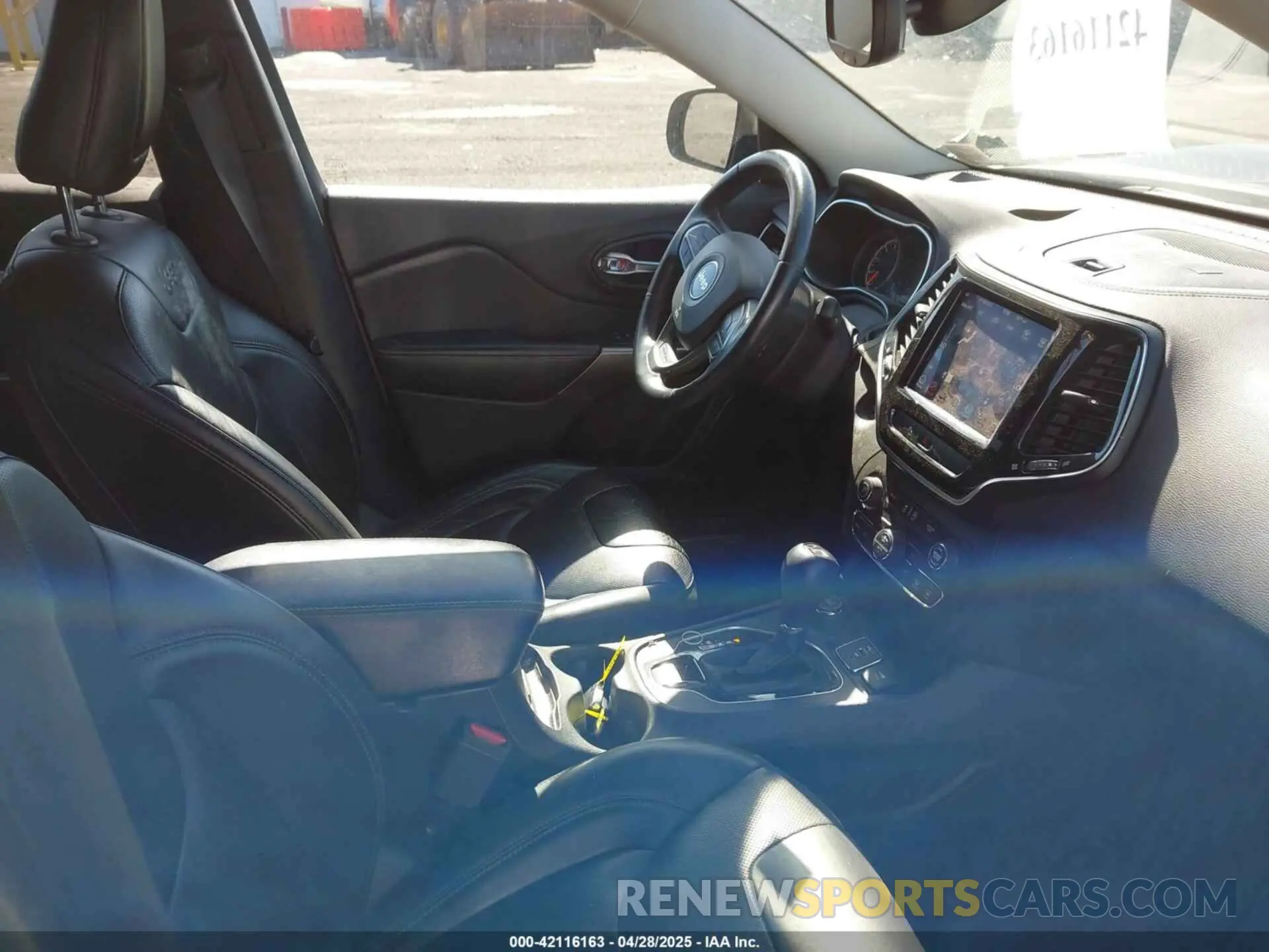 5 Фотография поврежденного автомобиля 1C4PJMDX0KD319579 JEEP CHEROKEE 2019