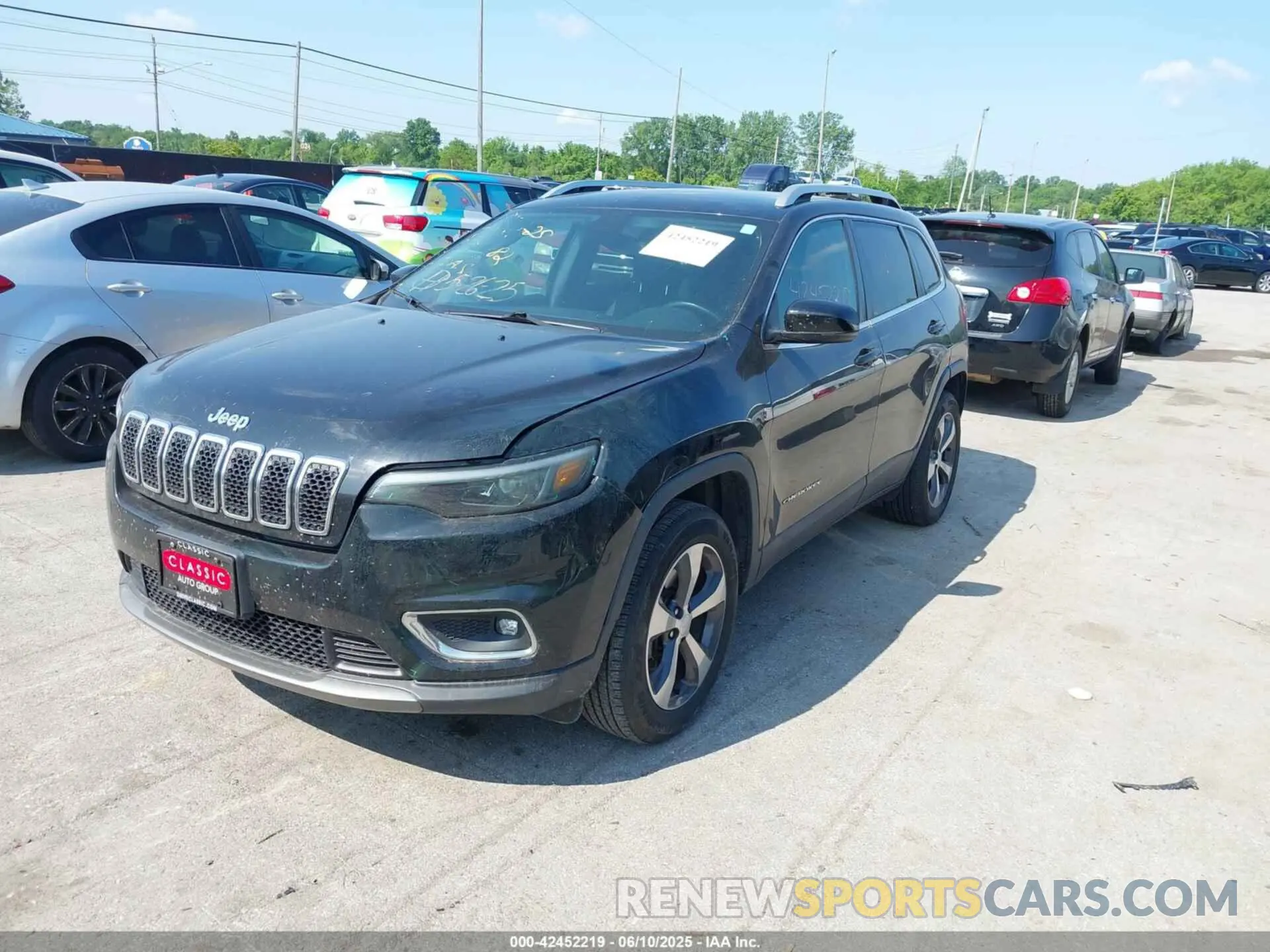 2 Photograph of a damaged car 1C4PJMDX0KD351884 JEEP CHEROKEE 2019