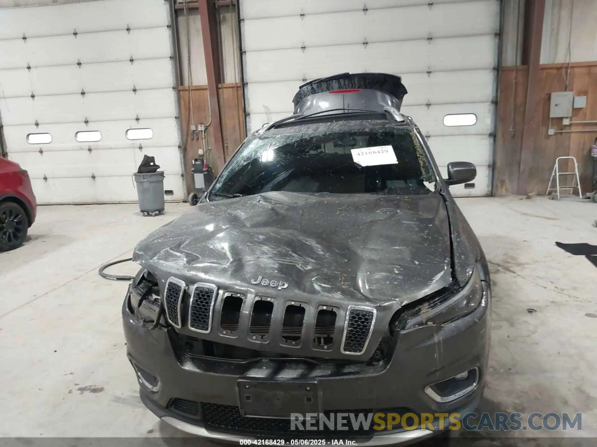 6 Photograph of a damaged car 1C4PJMDX0KD447210 JEEP CHEROKEE 2019