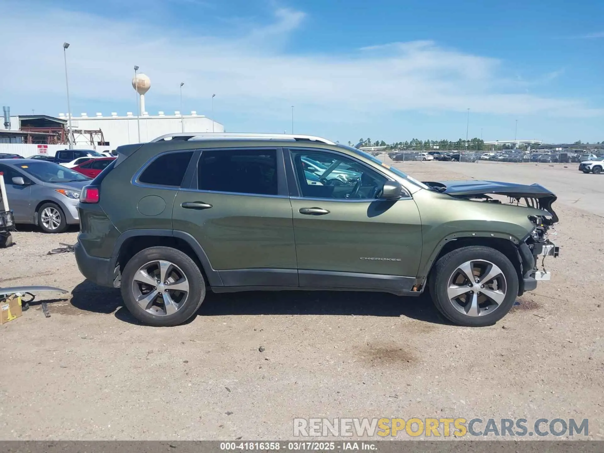 14 Photograph of a damaged car 1C4PJMDX2KD225218 JEEP CHEROKEE 2019