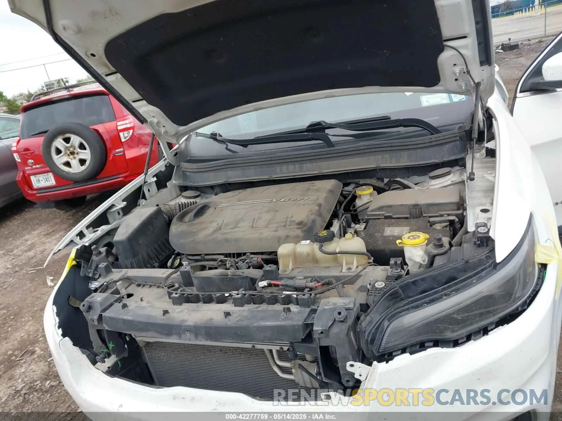 10 Photograph of a damaged car 1C4PJMDX4KD198152 JEEP CHEROKEE 2019