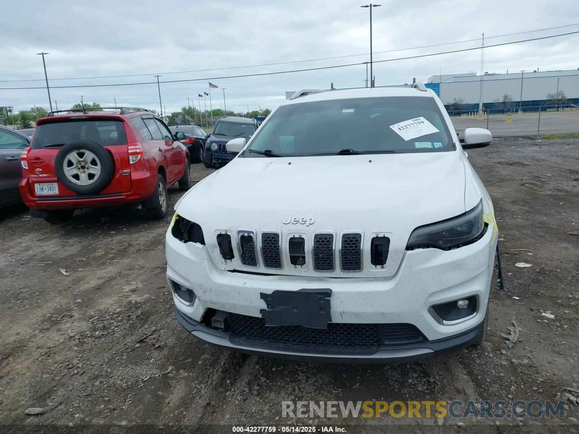12 Photograph of a damaged car 1C4PJMDX4KD198152 JEEP CHEROKEE 2019