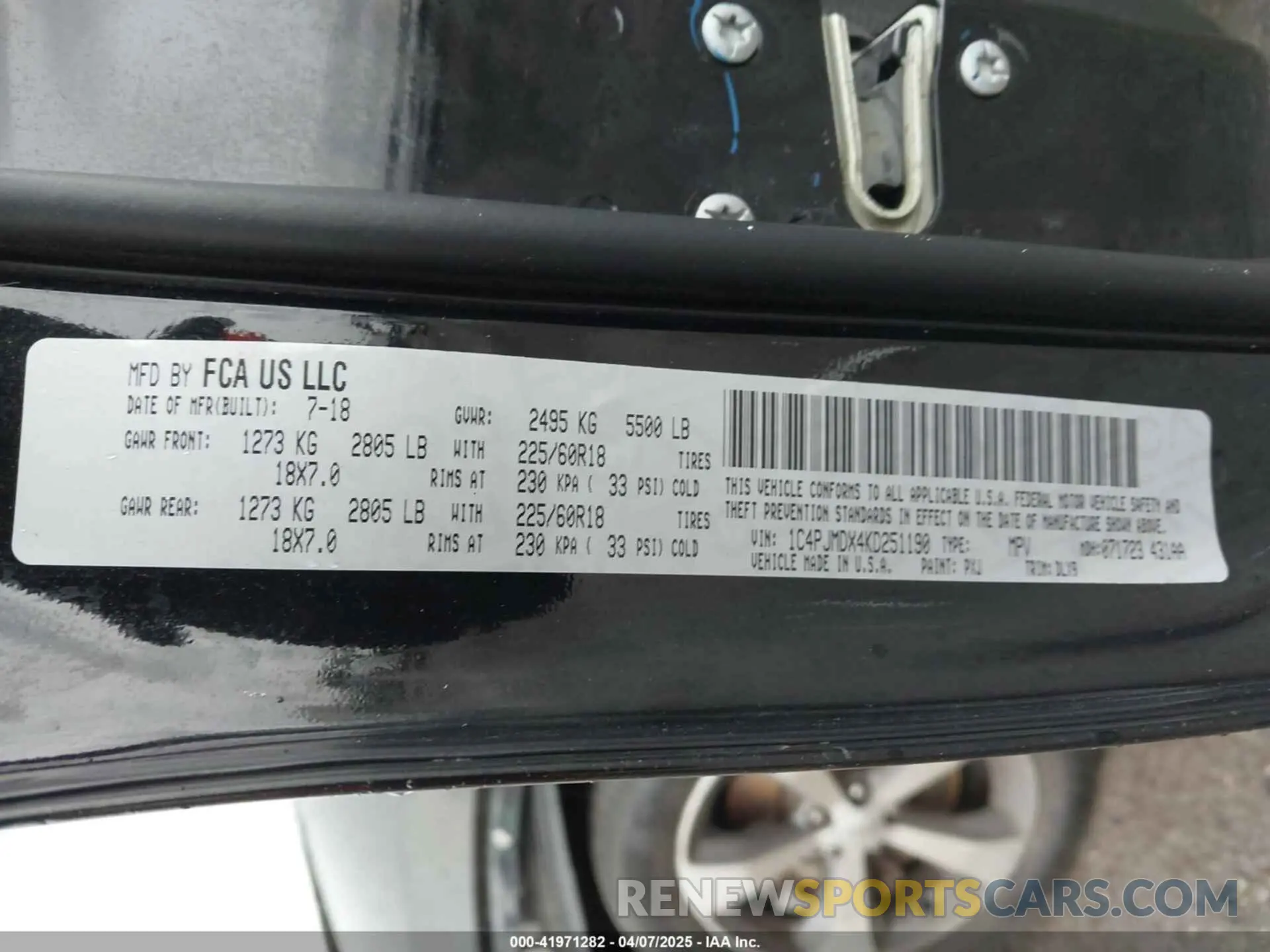9 Photograph of a damaged car 1C4PJMDX4KD251190 JEEP CHEROKEE 2019
