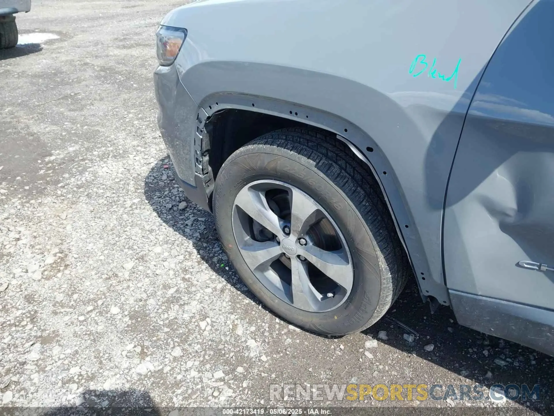 17 Фотография поврежденного автомобиля 1C4PJMDX4KD451079 JEEP CHEROKEE 2019