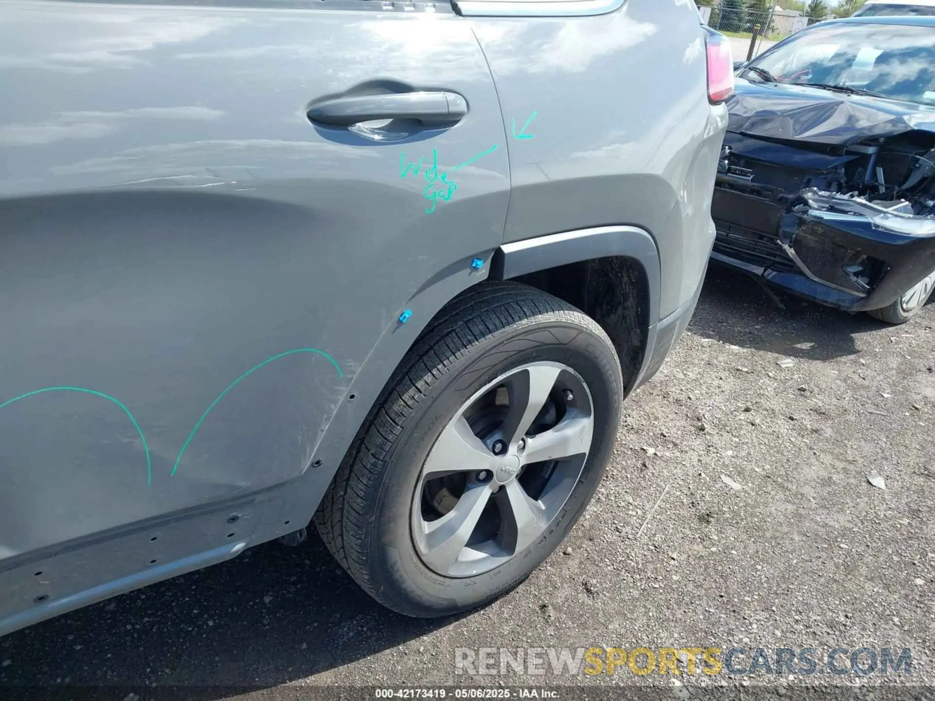 18 Фотография поврежденного автомобиля 1C4PJMDX4KD451079 JEEP CHEROKEE 2019