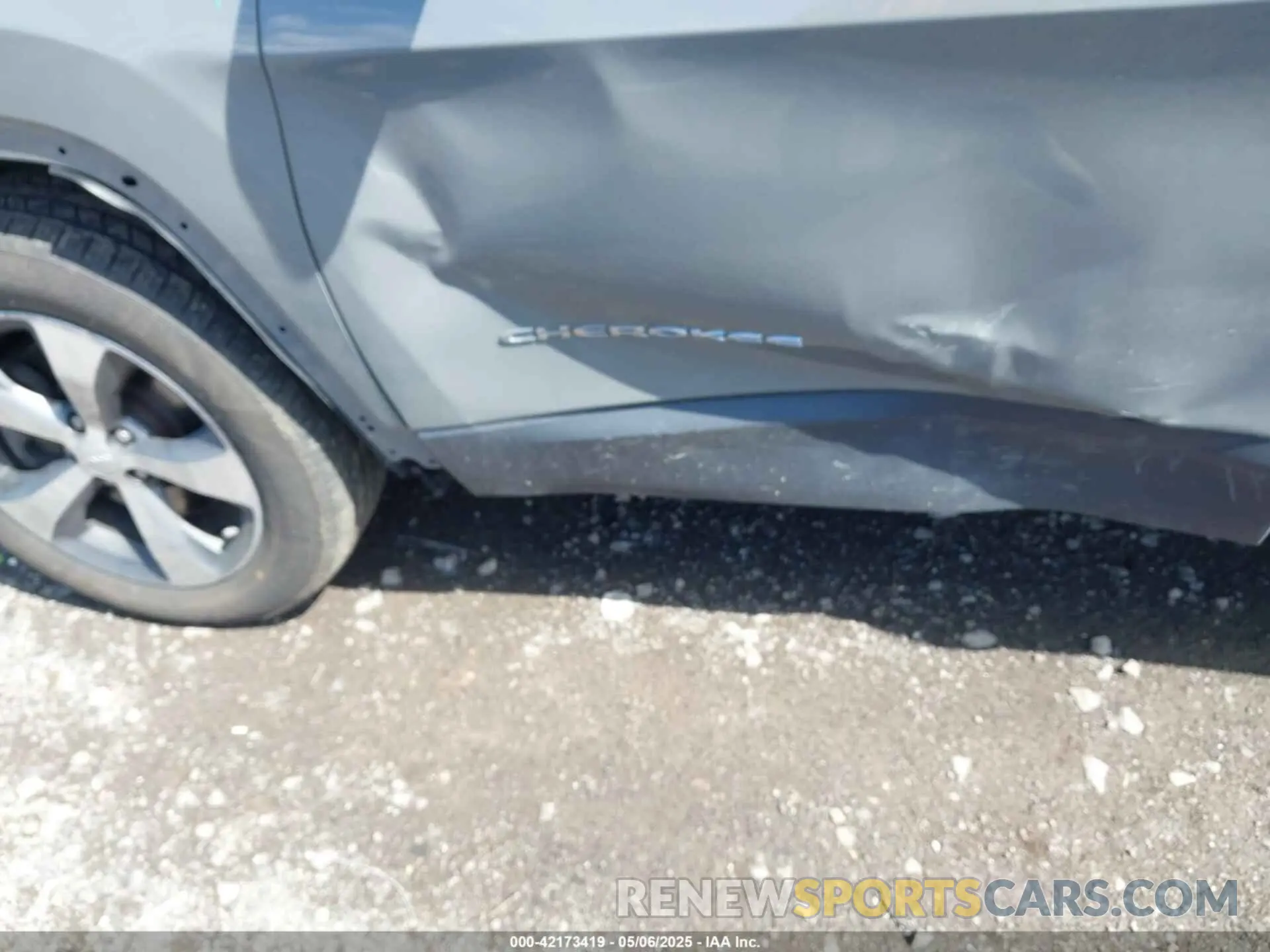6 Фотография поврежденного автомобиля 1C4PJMDX4KD451079 JEEP CHEROKEE 2019