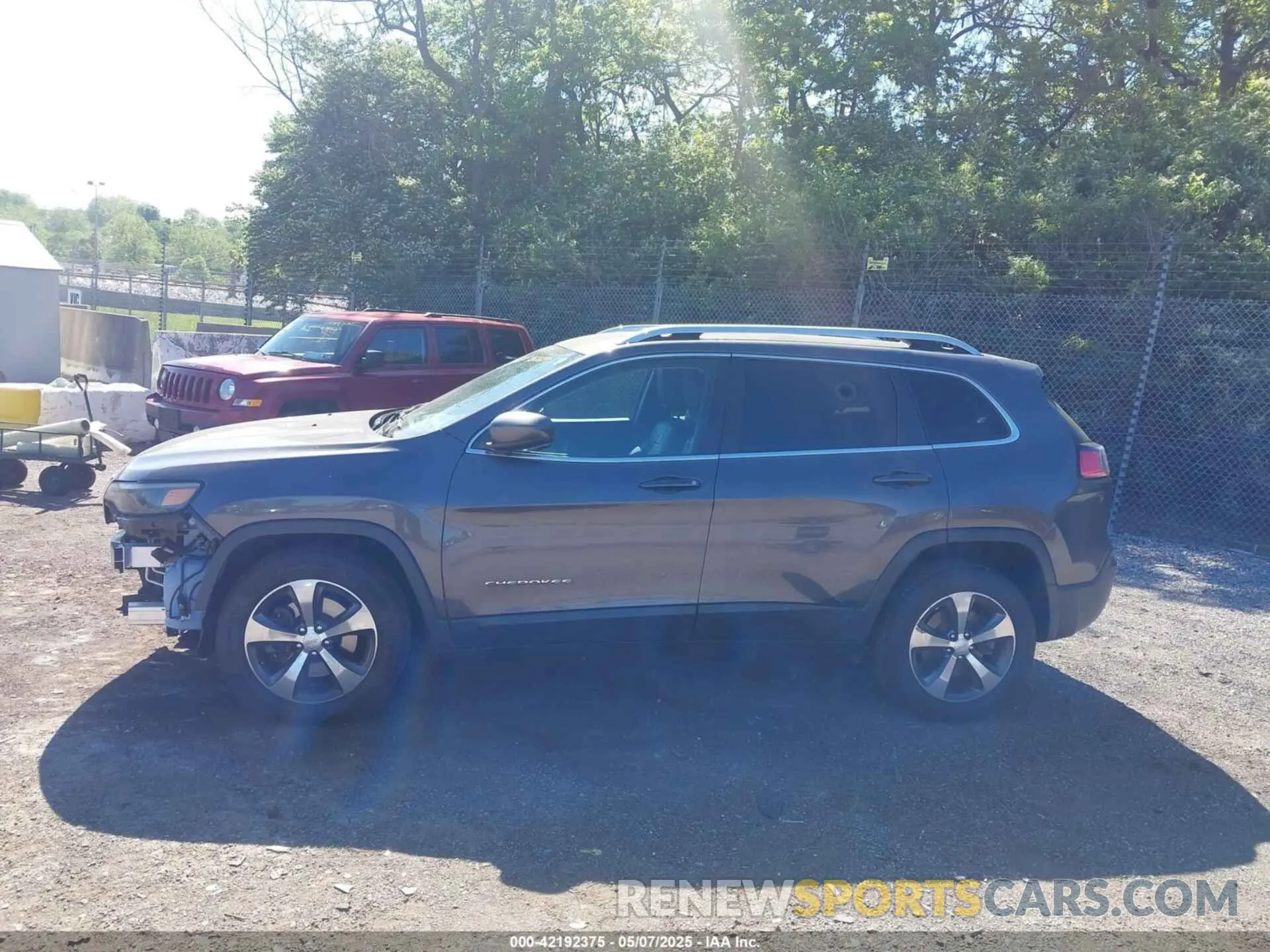 15 Photograph of a damaged car 1C4PJMDX5KD157237 JEEP CHEROKEE 2019