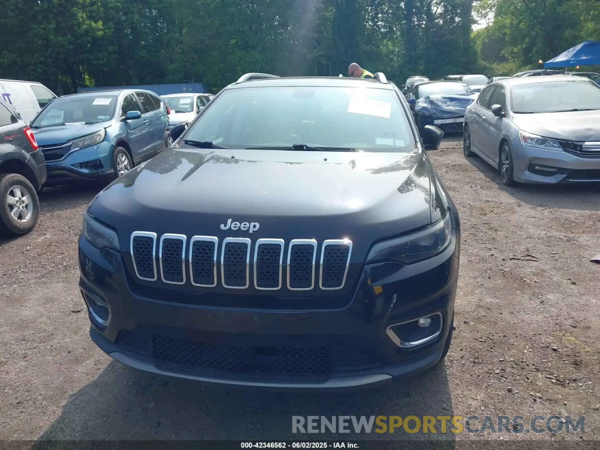 11 Photograph of a damaged car 1C4PJMDX5KD200135 JEEP CHEROKEE 2019