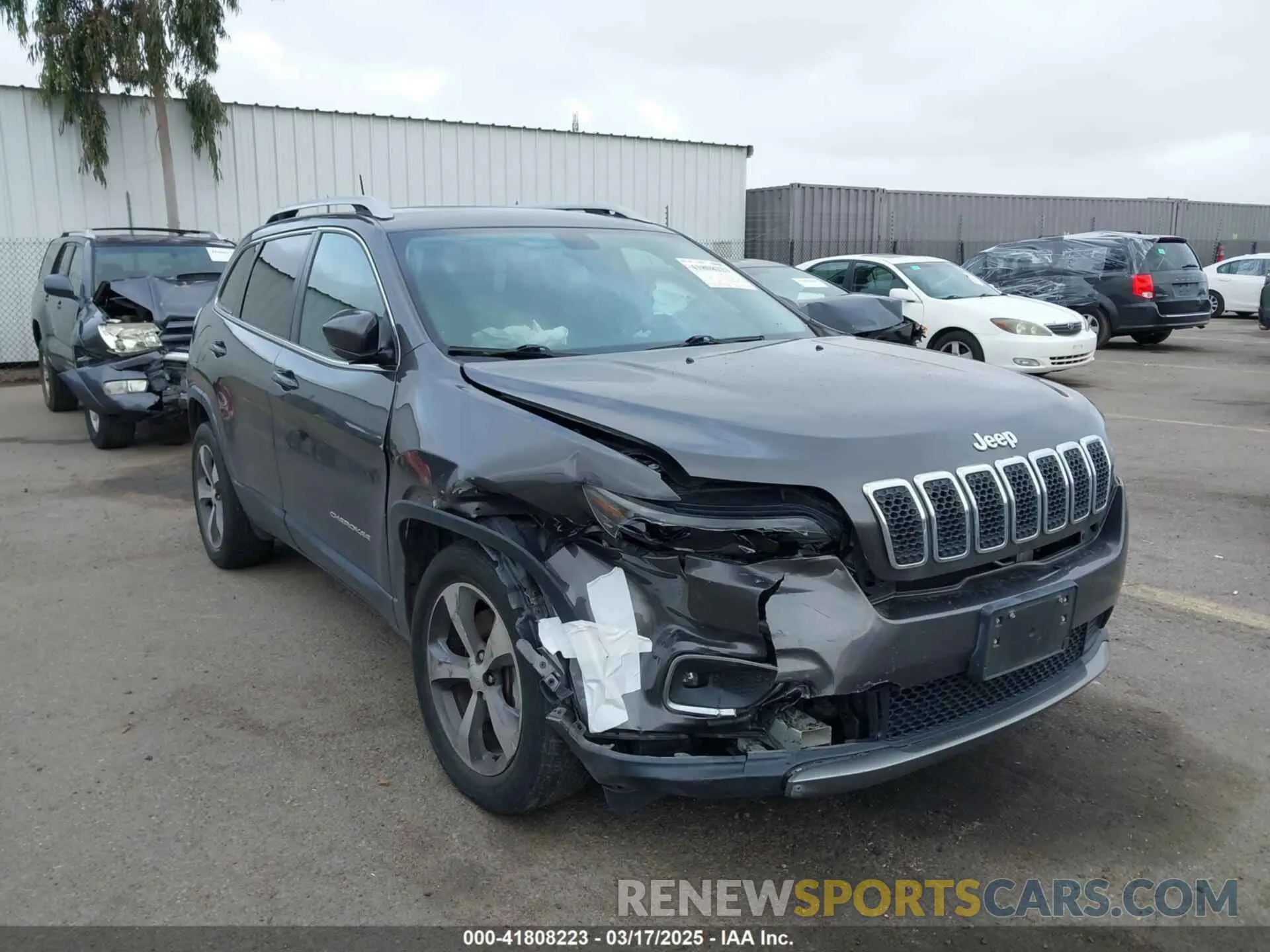 6 Photograph of a damaged car 1C4PJMDX6KD103879 JEEP CHEROKEE 2019