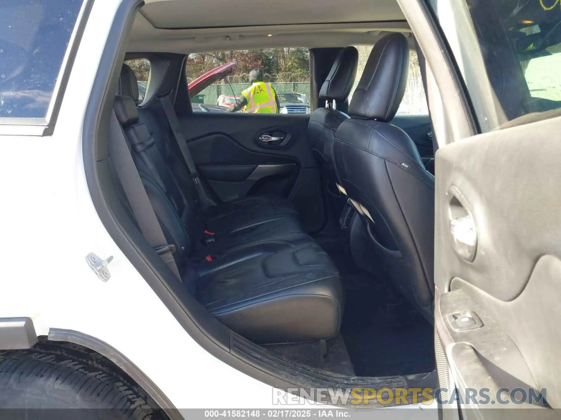 8 Фотография поврежденного автомобиля 1C4PJMDX6KD135313 JEEP CHEROKEE 2019