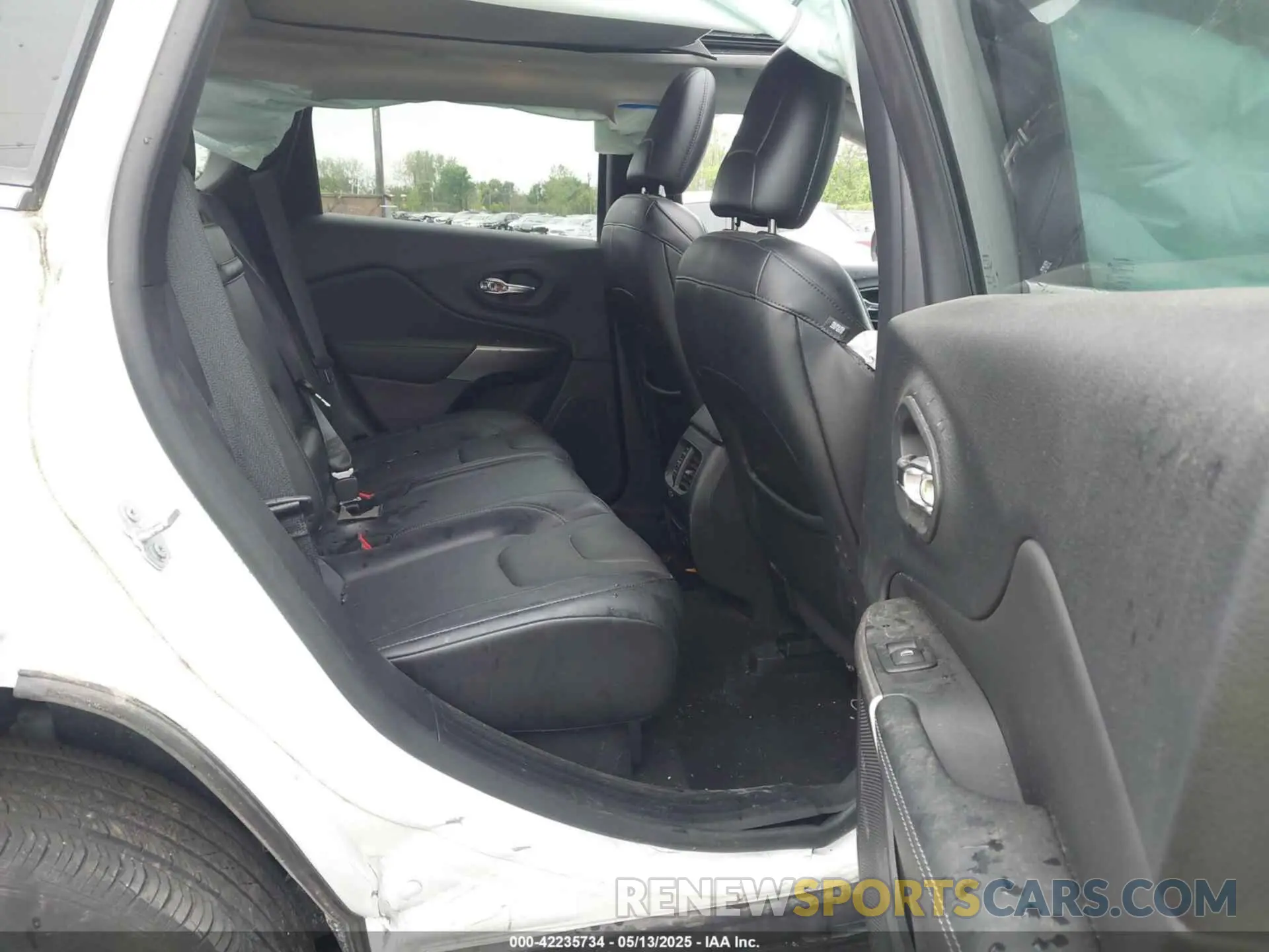 8 Фотография поврежденного автомобиля 1C4PJMDX6KD252972 JEEP CHEROKEE 2019