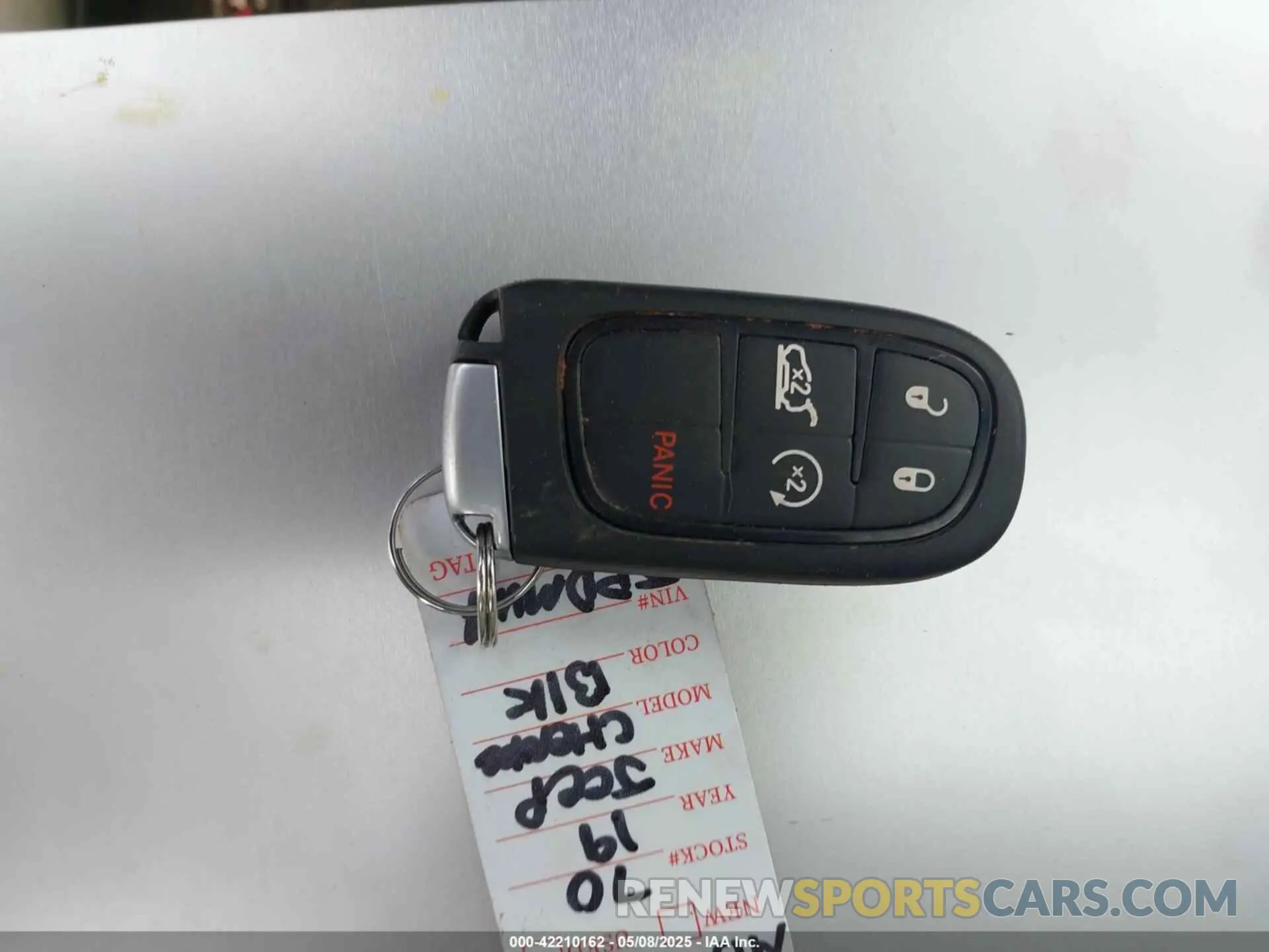 11 Photograph of a damaged car 1C4PJMDX6KD457370 JEEP CHEROKEE 2019