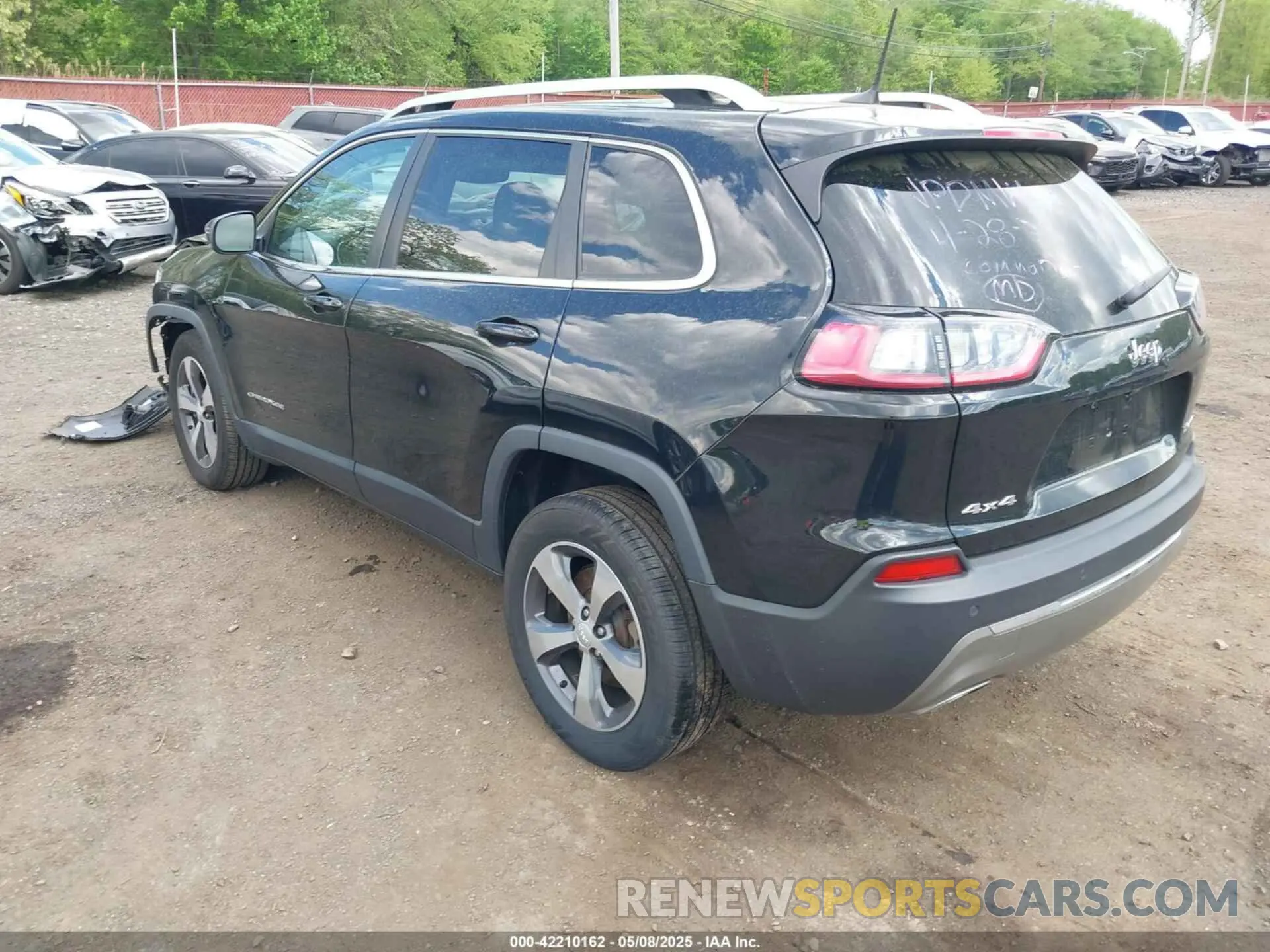 3 Photograph of a damaged car 1C4PJMDX6KD457370 JEEP CHEROKEE 2019