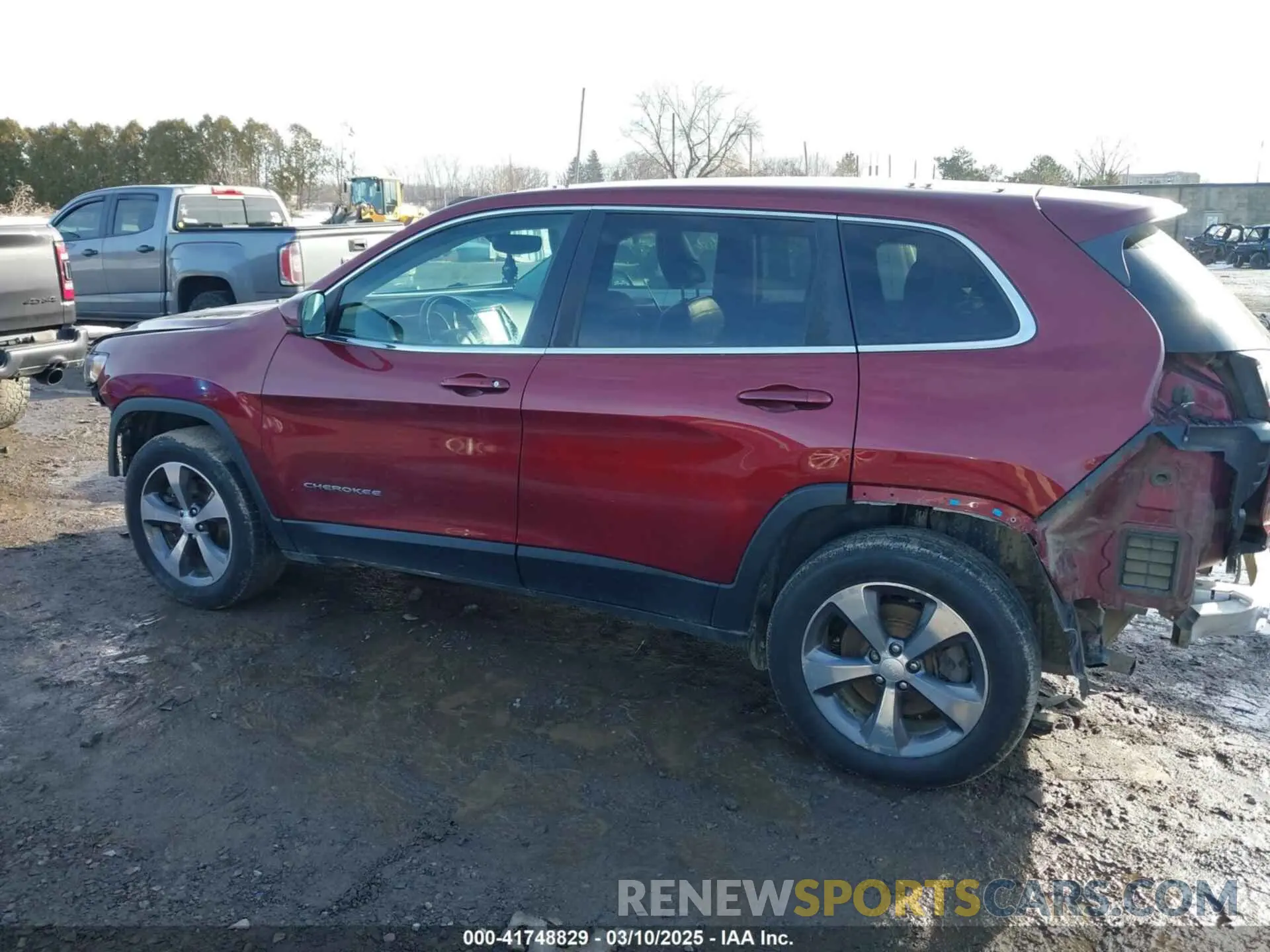 15 Photograph of a damaged car 1C4PJMDX8KD121008 JEEP CHEROKEE 2019