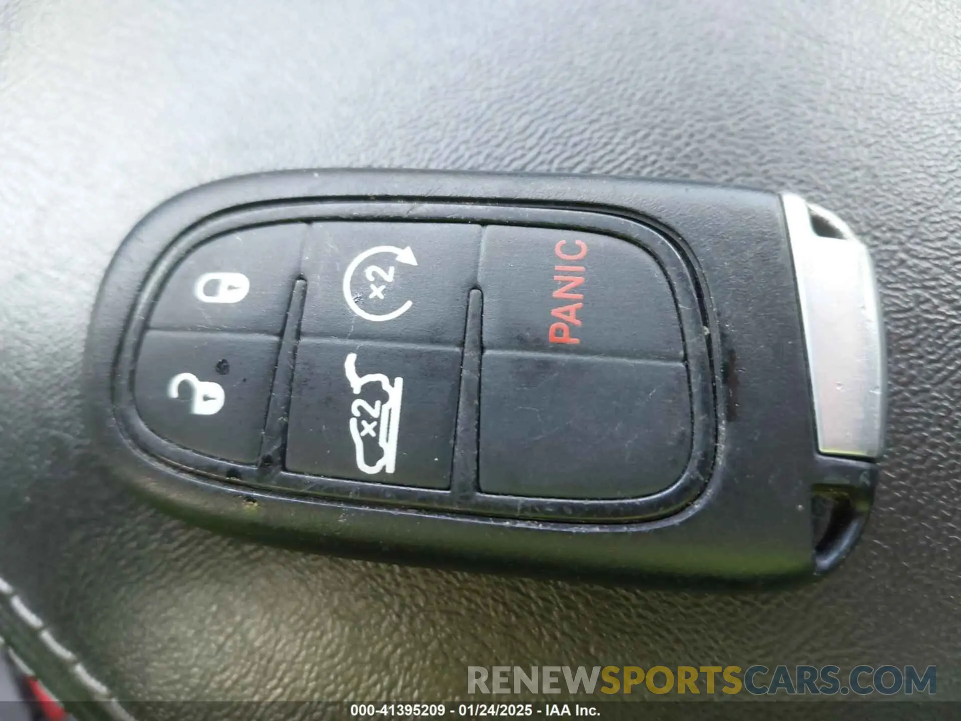 11 Photograph of a damaged car 1C4PJMDX8KD141677 JEEP CHEROKEE 2019