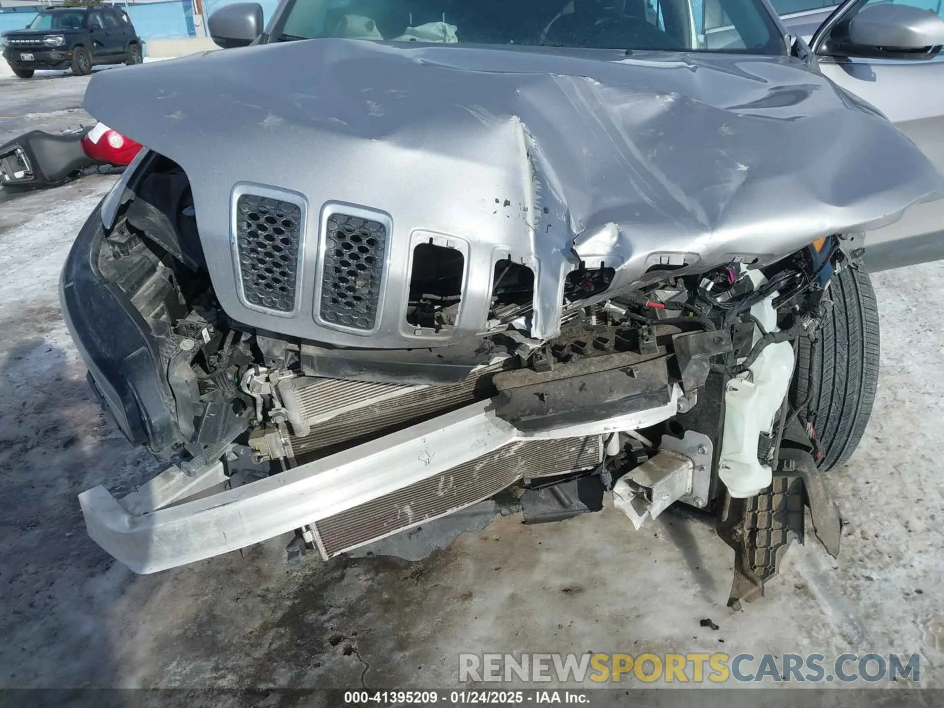 6 Photograph of a damaged car 1C4PJMDX8KD141677 JEEP CHEROKEE 2019