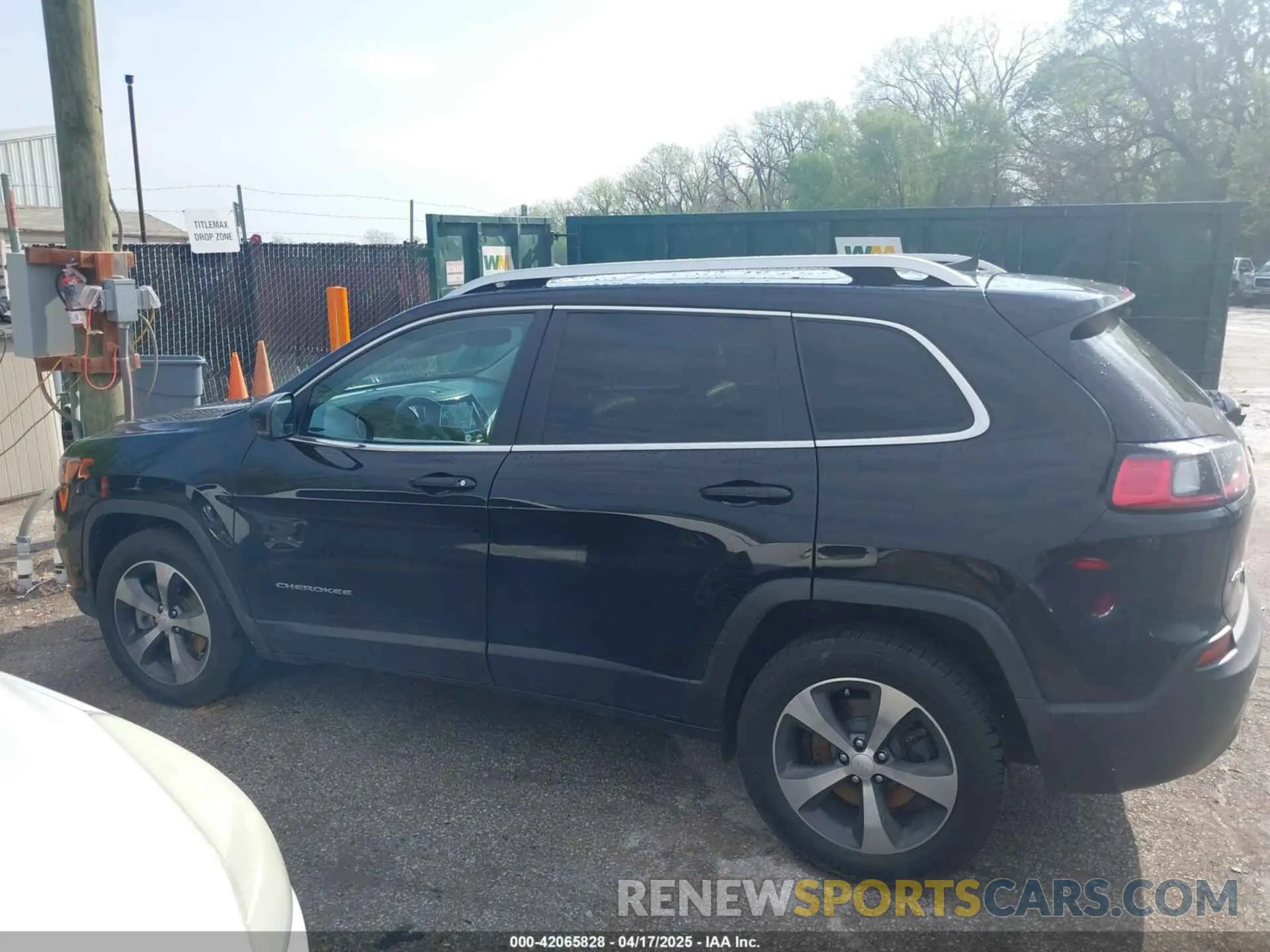 13 Фотография поврежденного автомобиля 1C4PJMDX8KD186411 JEEP CHEROKEE 2019