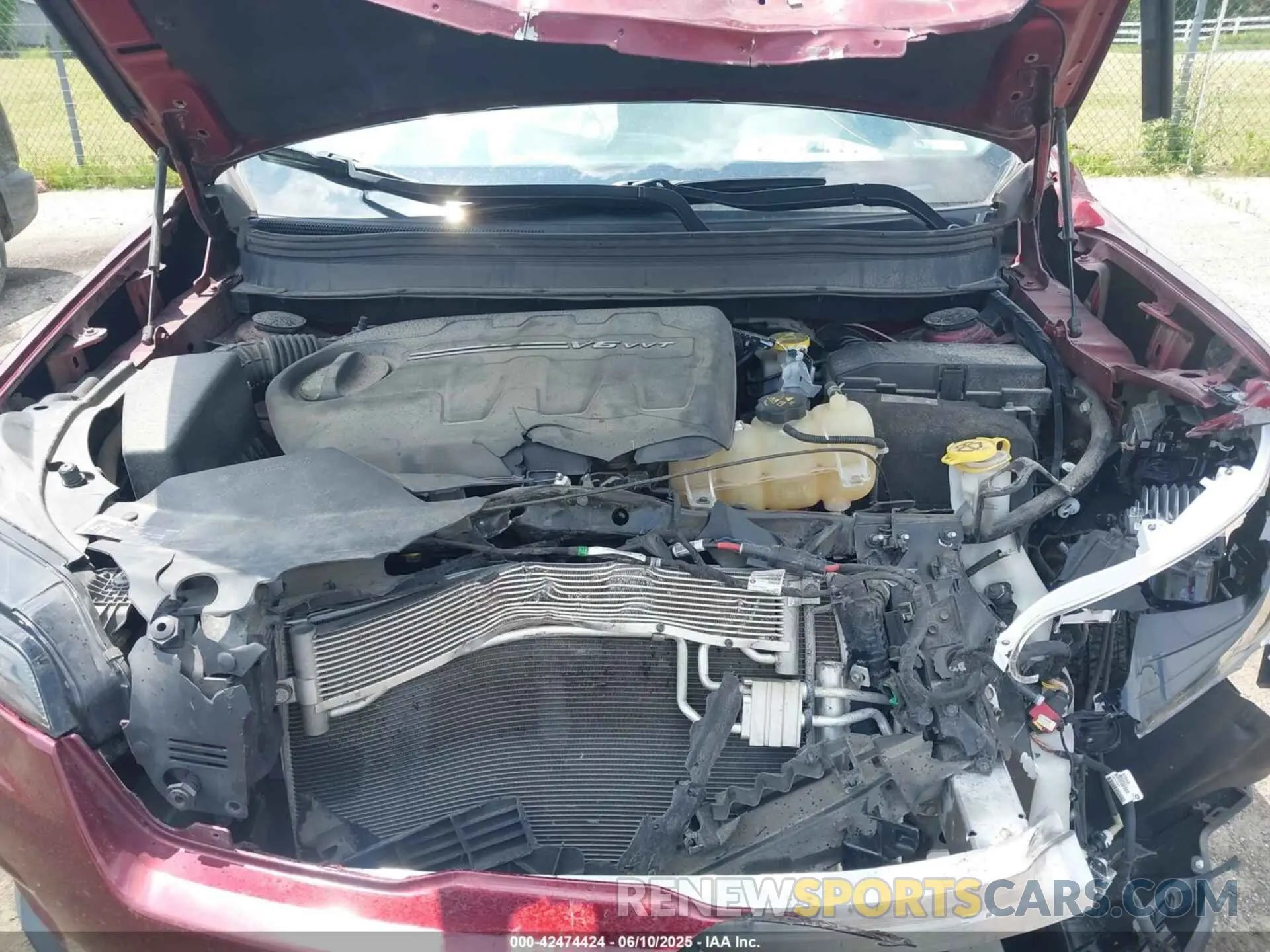 10 Photograph of a damaged car 1C4PJMDX8KD230388 JEEP CHEROKEE 2019