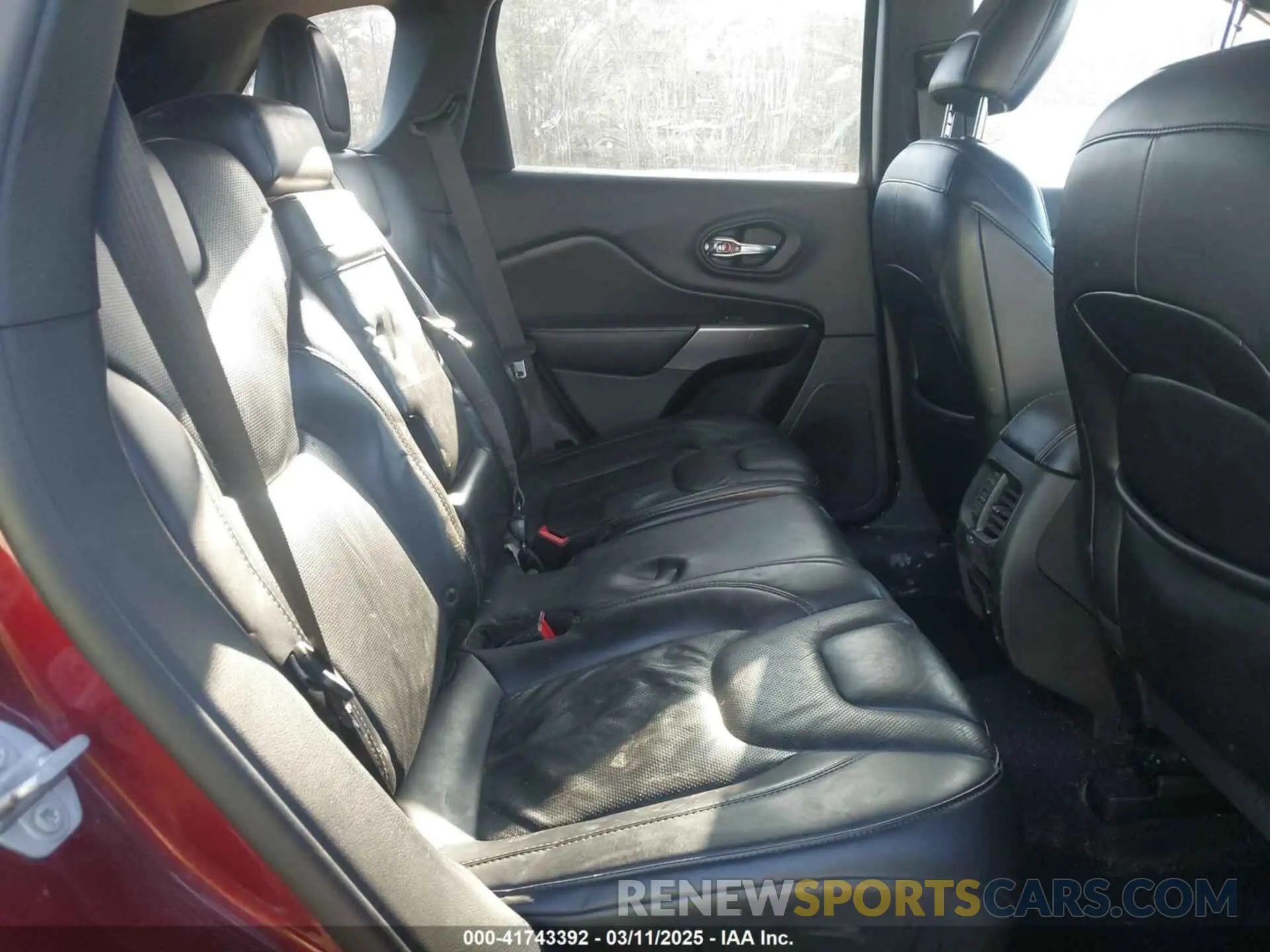 8 Фотография поврежденного автомобиля 1C4PJMDX8KD441154 JEEP CHEROKEE 2019
