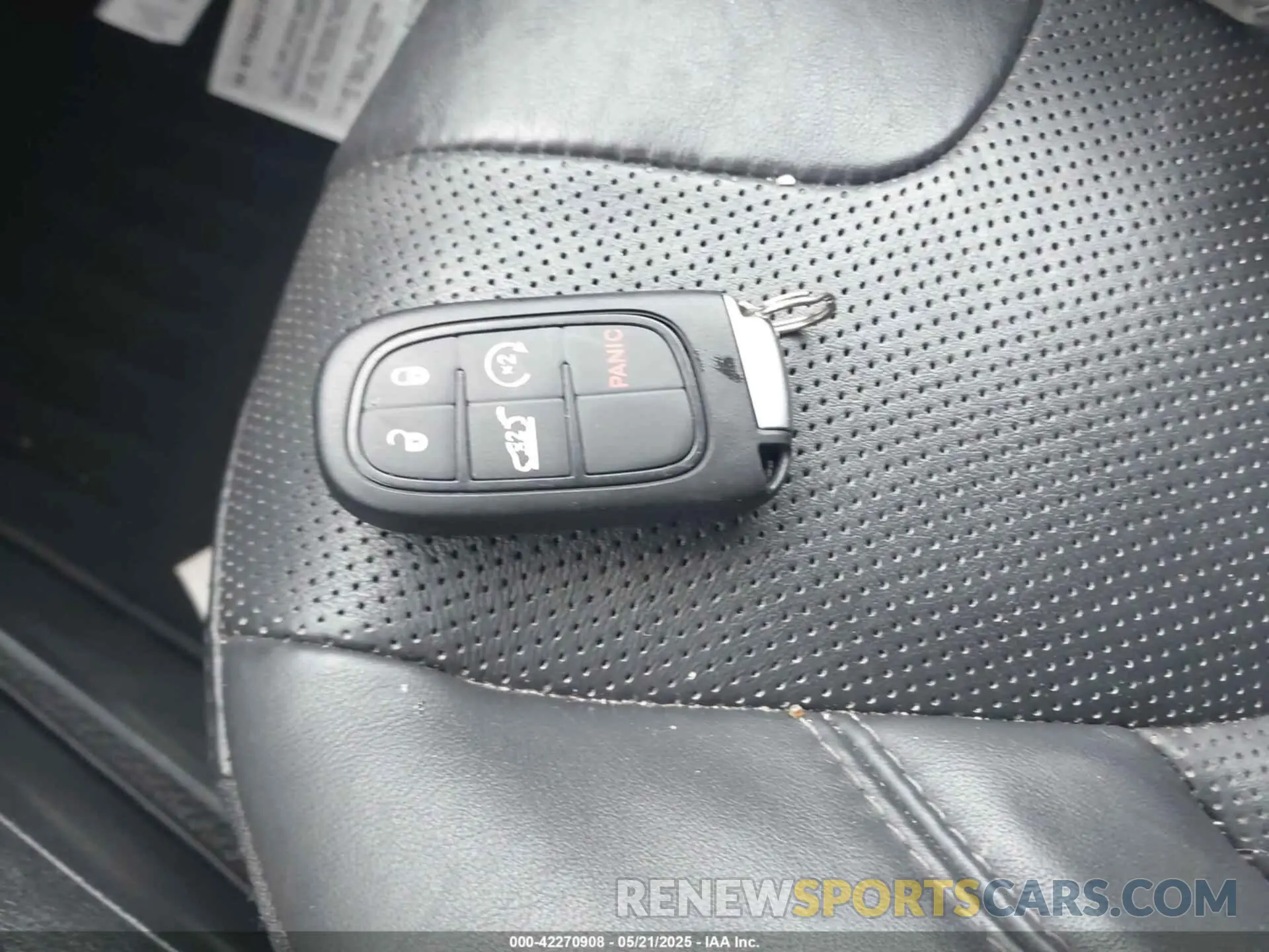 11 Photograph of a damaged car 1C4PJMDX9KD102323 JEEP CHEROKEE 2019
