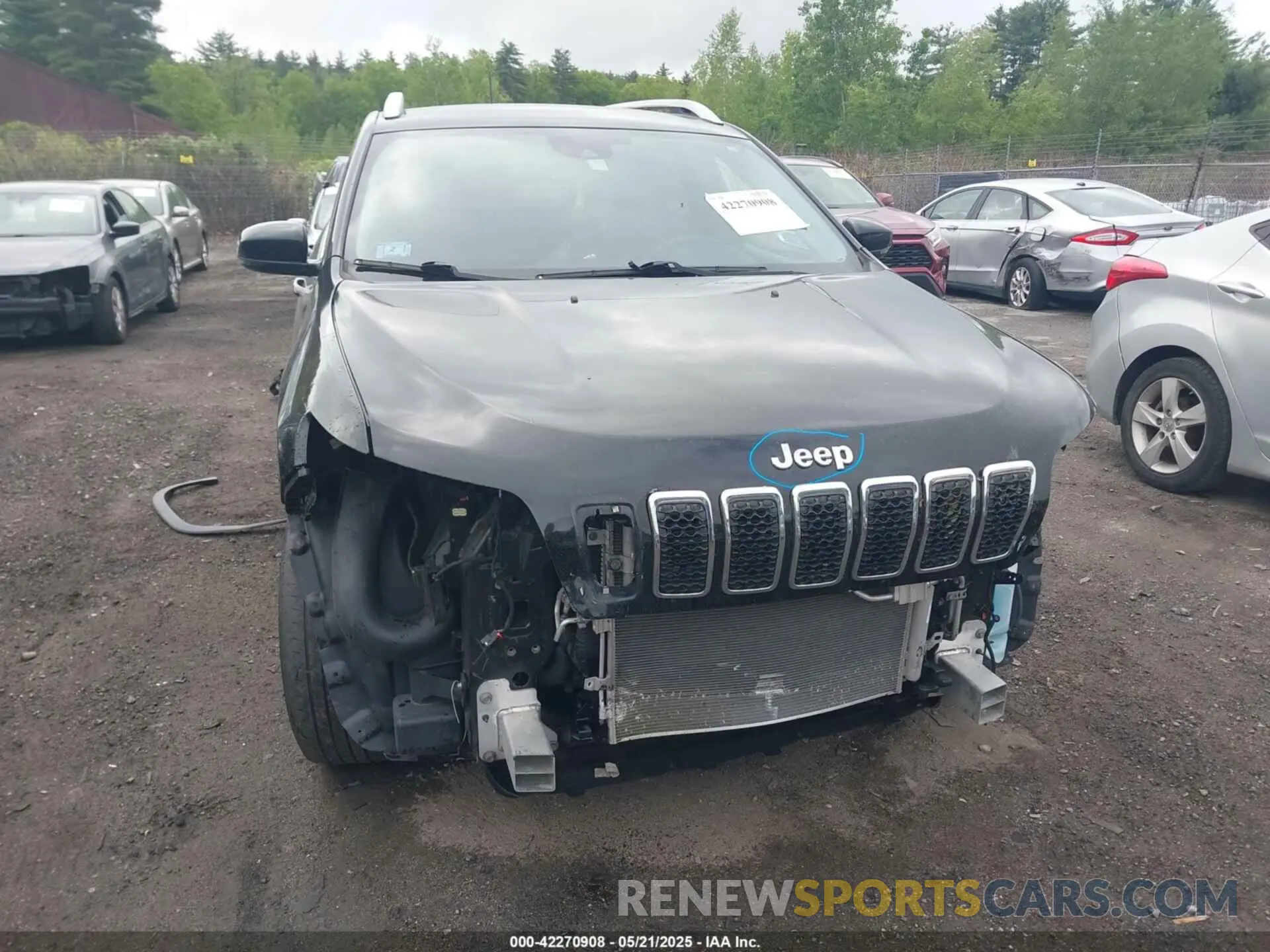 13 Photograph of a damaged car 1C4PJMDX9KD102323 JEEP CHEROKEE 2019